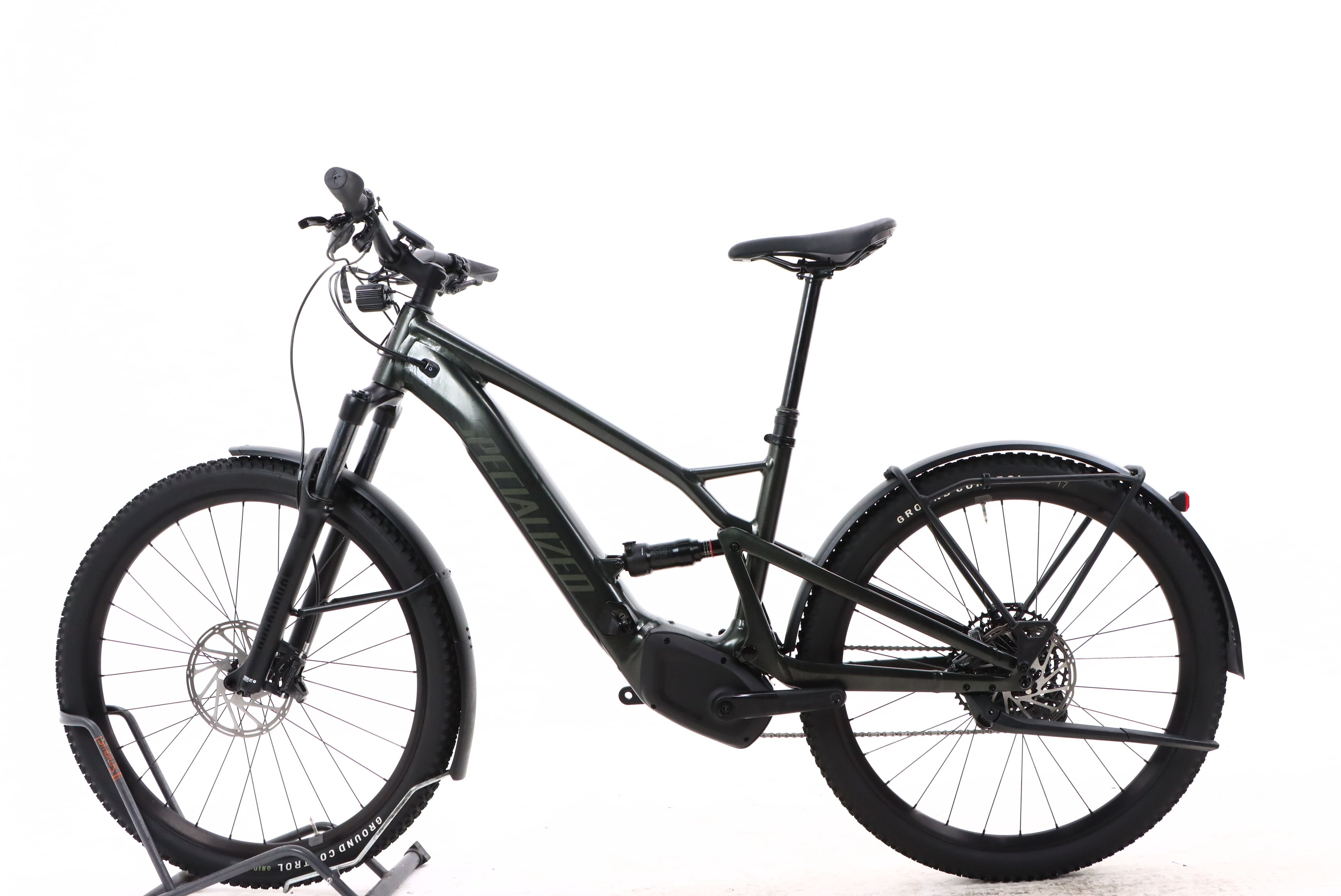 d4c9bbe9-1408-40fe-a9e1-2a94f79abe5f