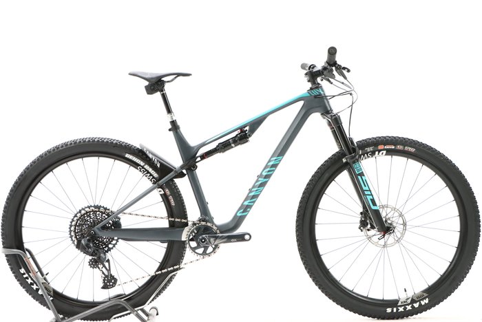 Canyon LUX TRAIL CF 8 2022