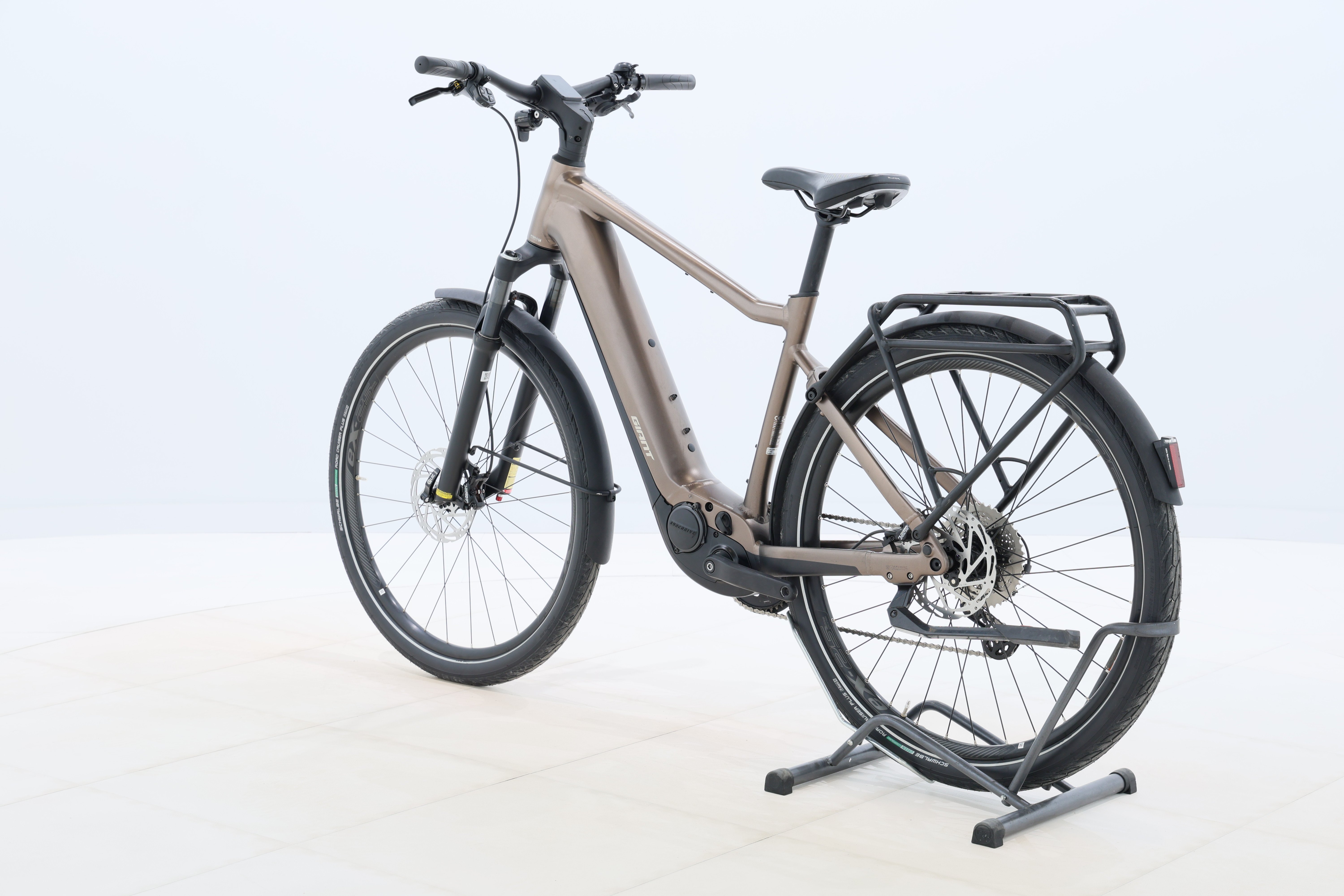 f8d18bdb-0331-4cd2-9c63-46391a56e816