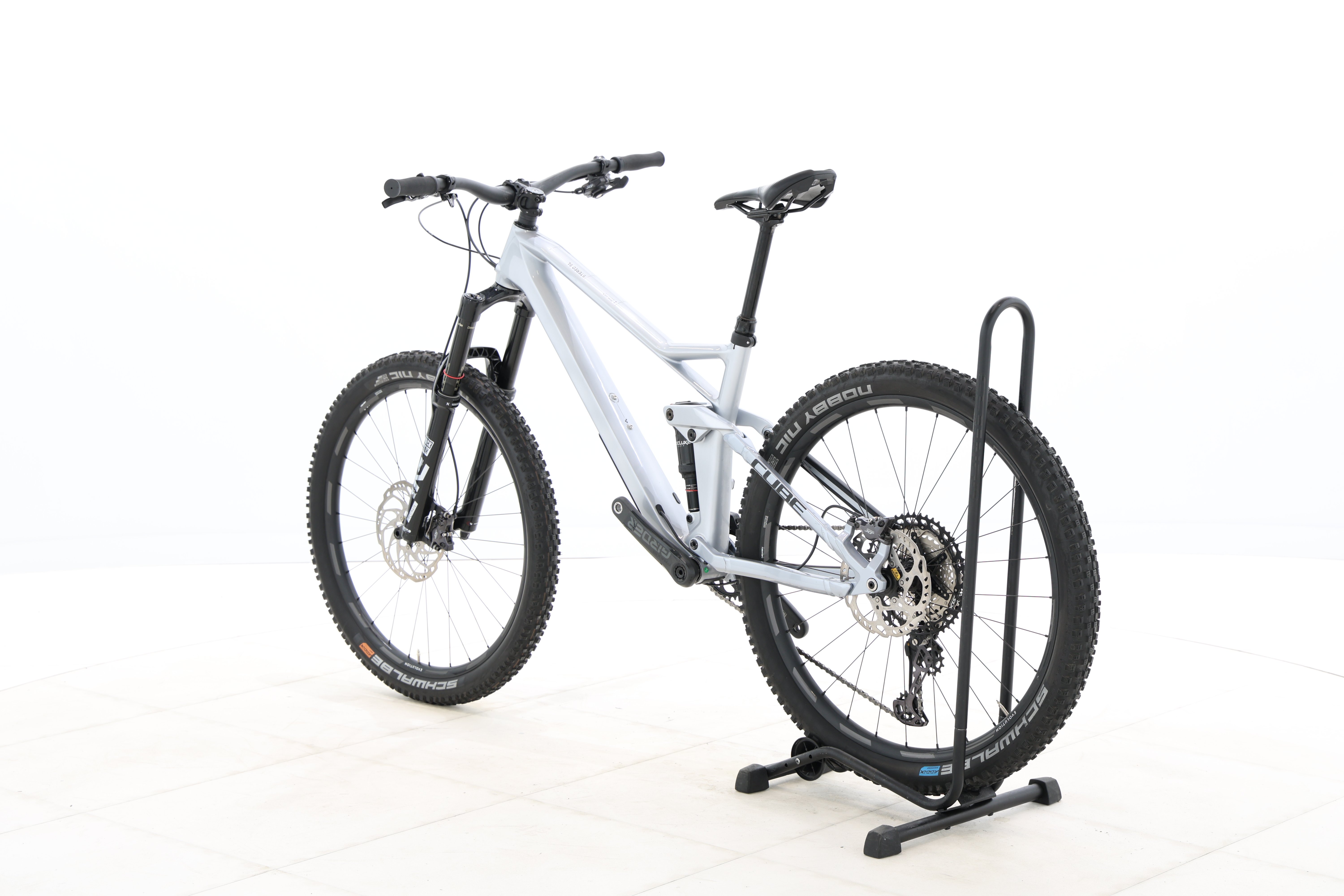 051bfaf0-dd77-4e42-8063-69df2a32fc08