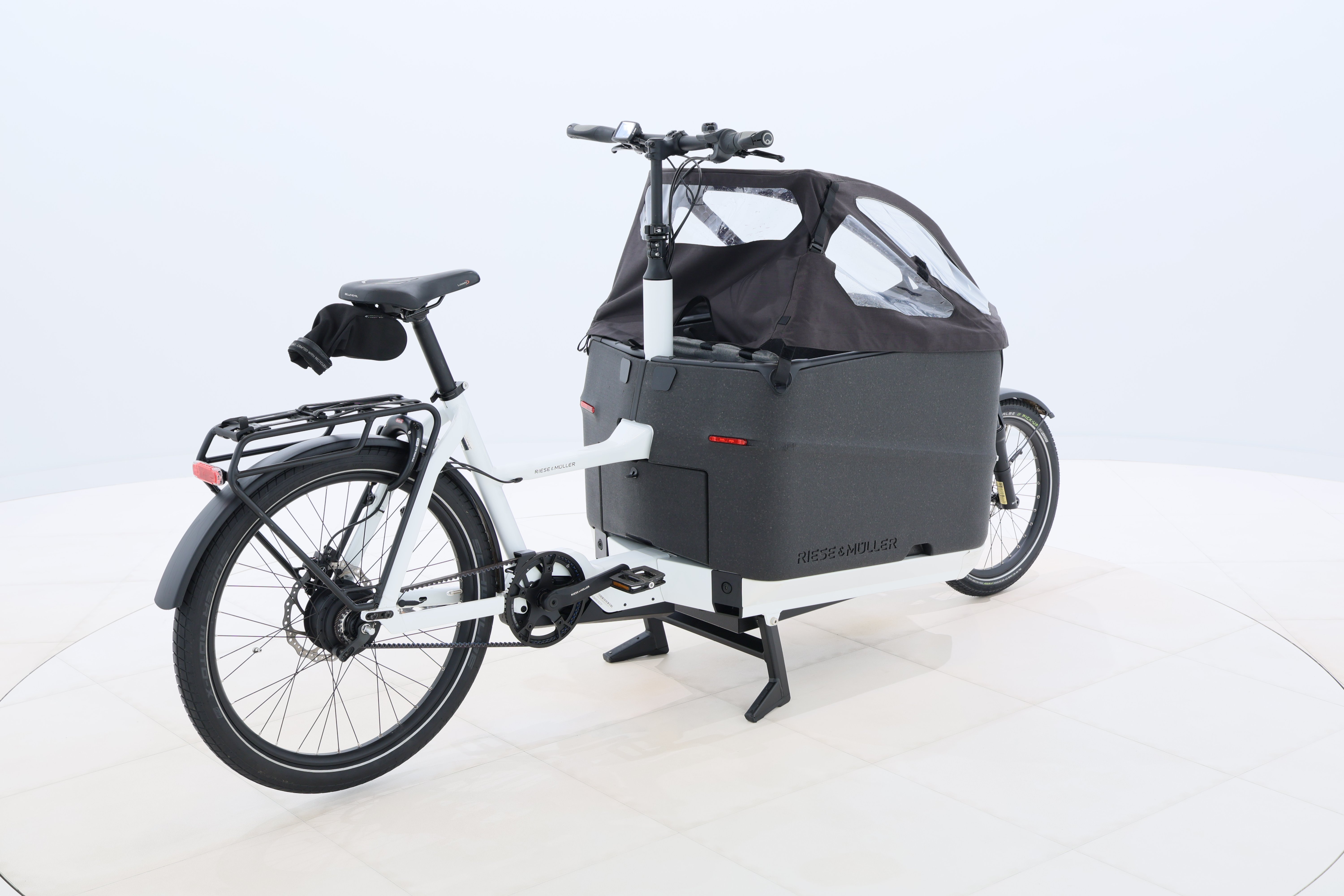 aa6b3eb7-946f-44c5-b27e-3eb8e64e014e