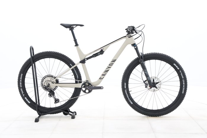 Canyon LUX TRAIL CF 7 2023