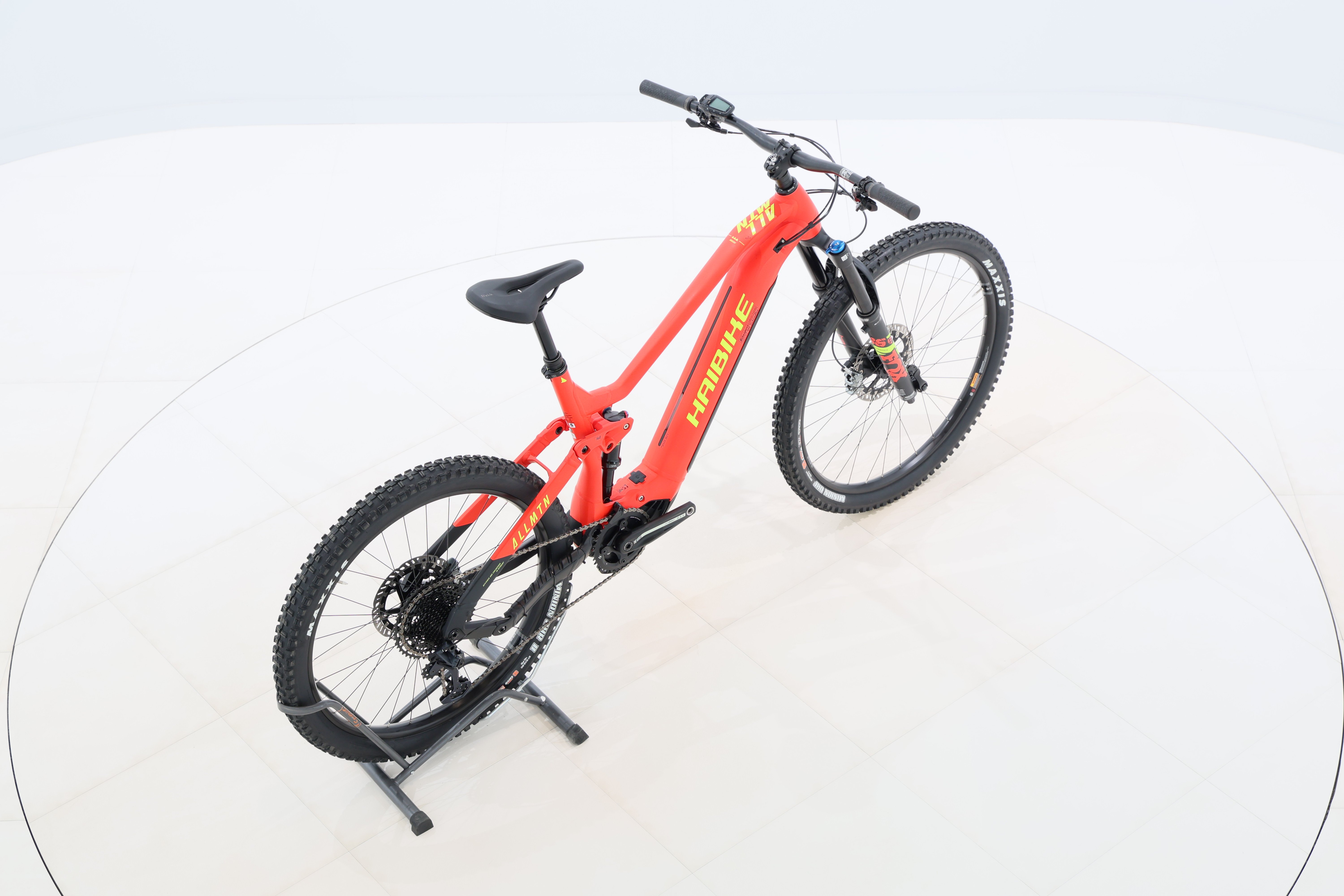 8fbf89b4-62a2-4fd6-b73e-22b03d46e086