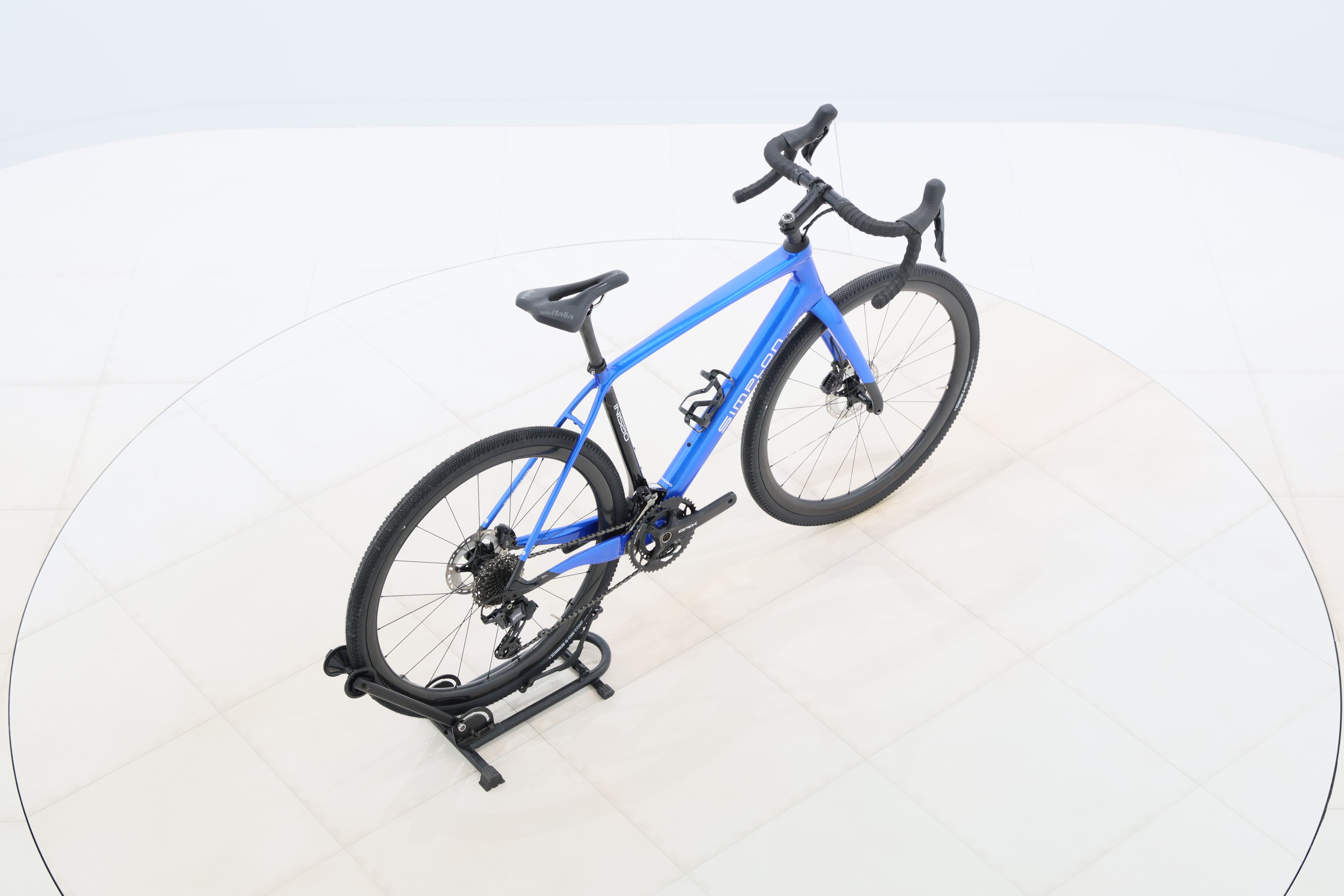 b6f690a5-ed70-42e5-9c44-6f6de089f664