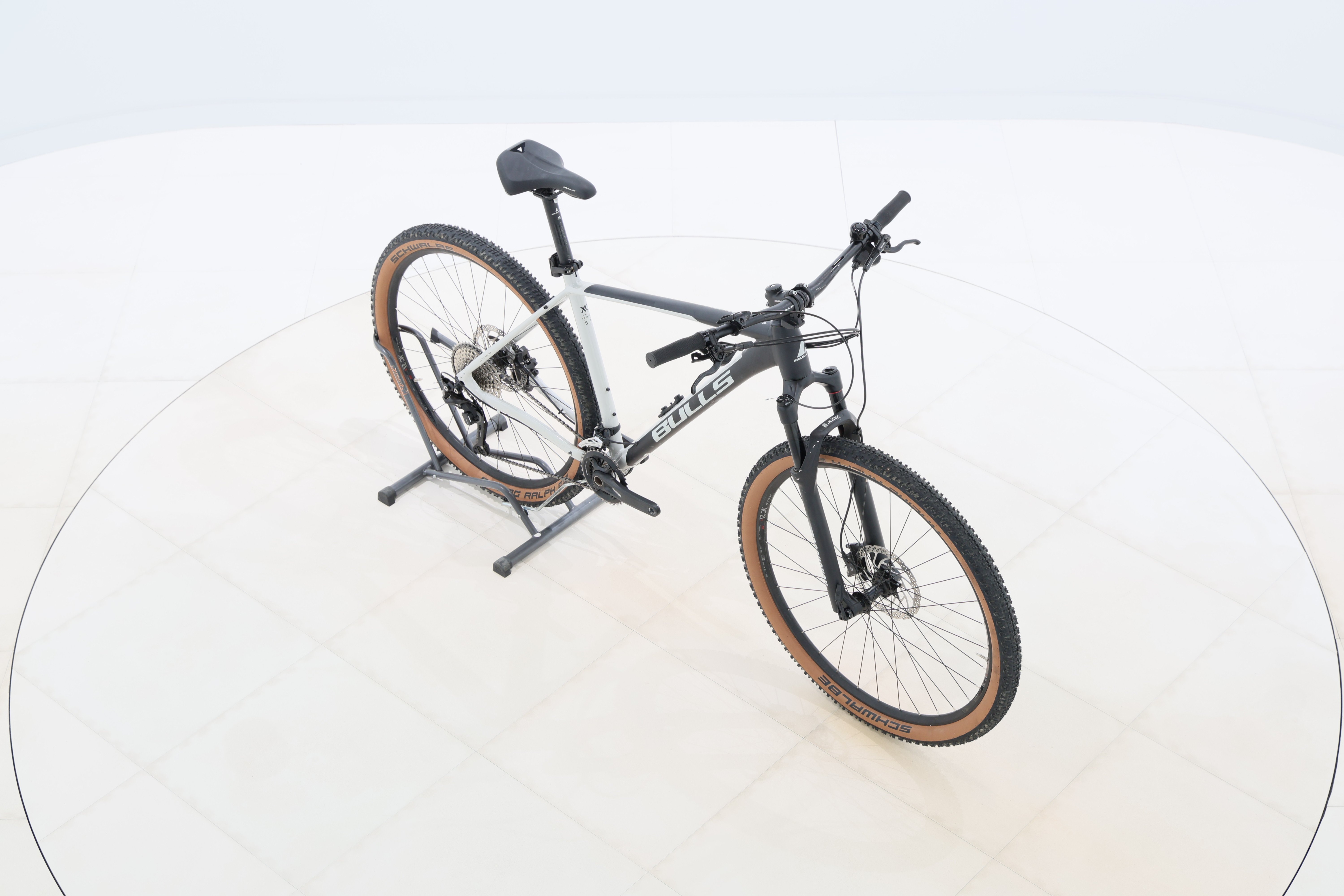 b3ec0740-3ccb-4445-b464-d6c6c56d135e