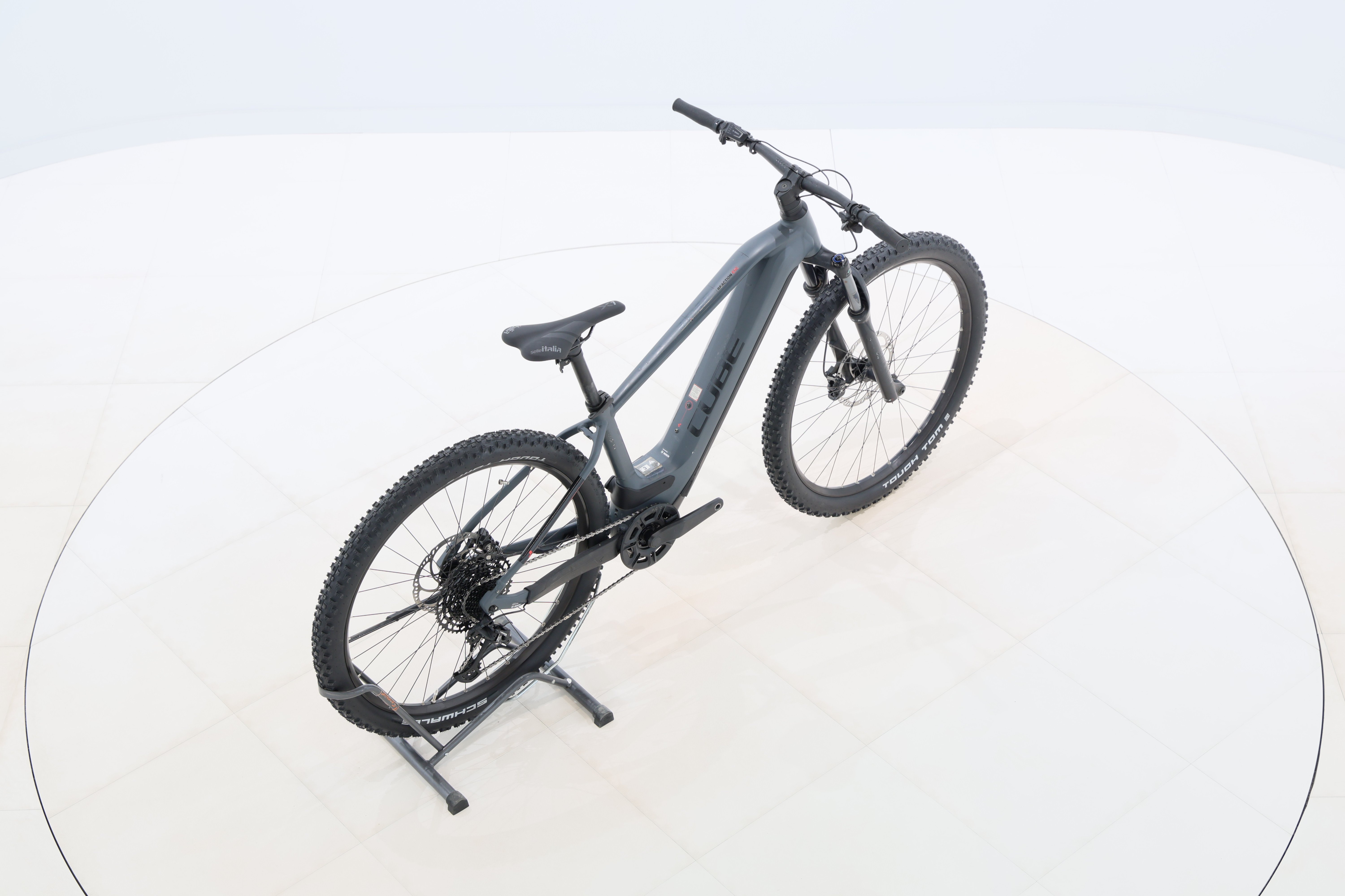 8fe2e62e-b5c2-4307-b1a0-cc4369aae25f