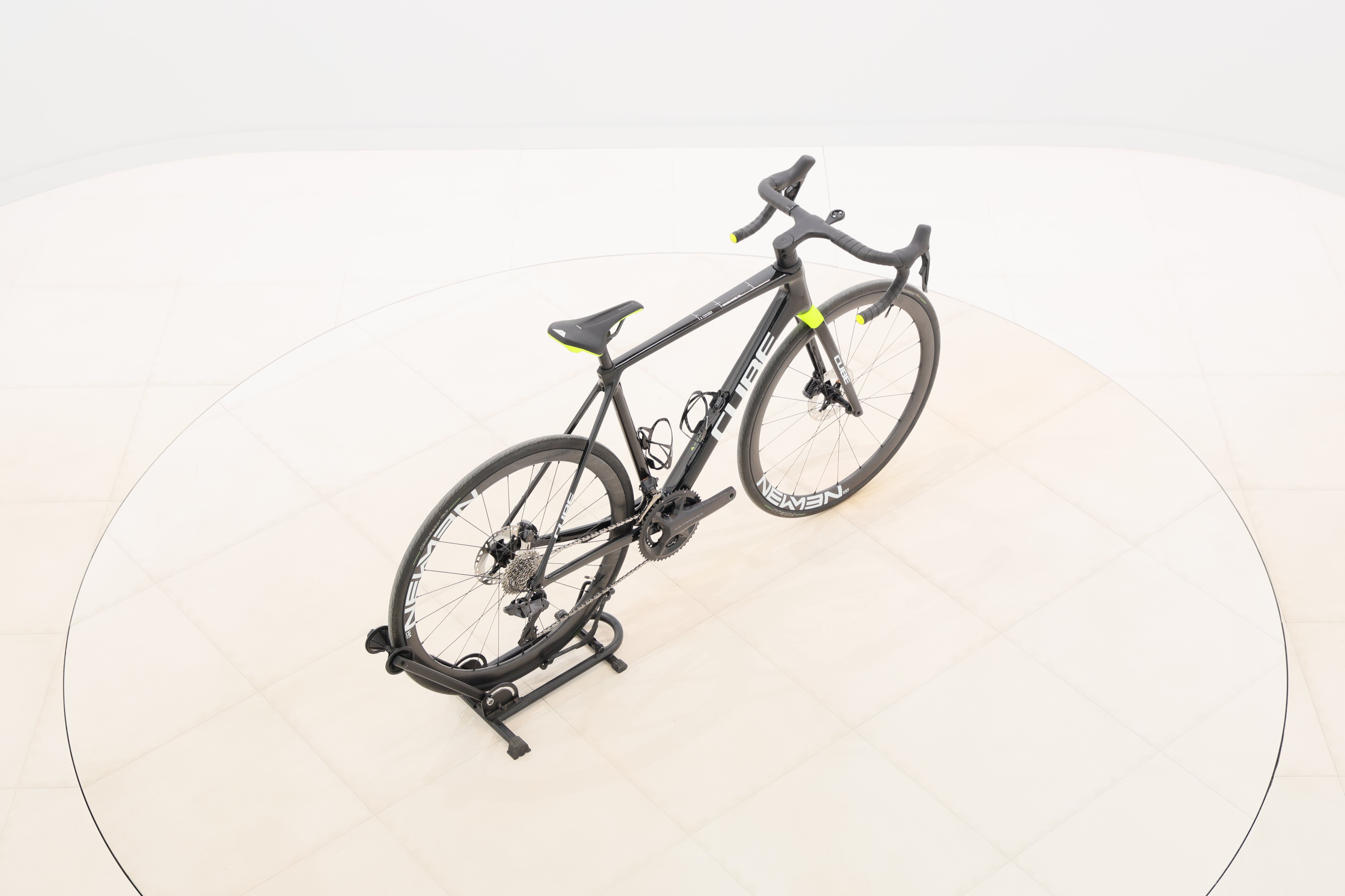 bdb99430-be3b-45a3-ad2c-d8baae6c3362