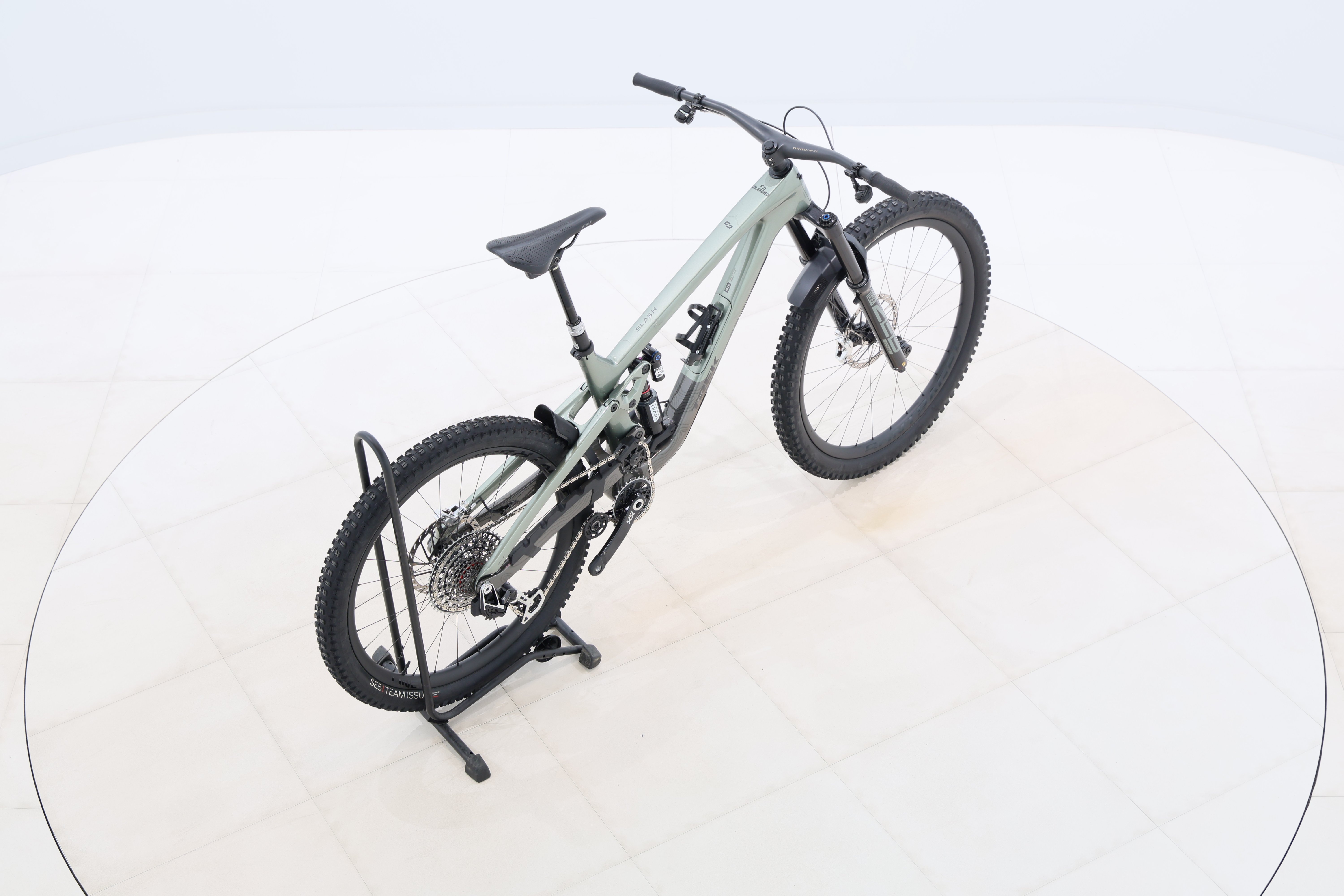 eb6a5caa-0adf-4f87-98a6-59d9a1cf0a60