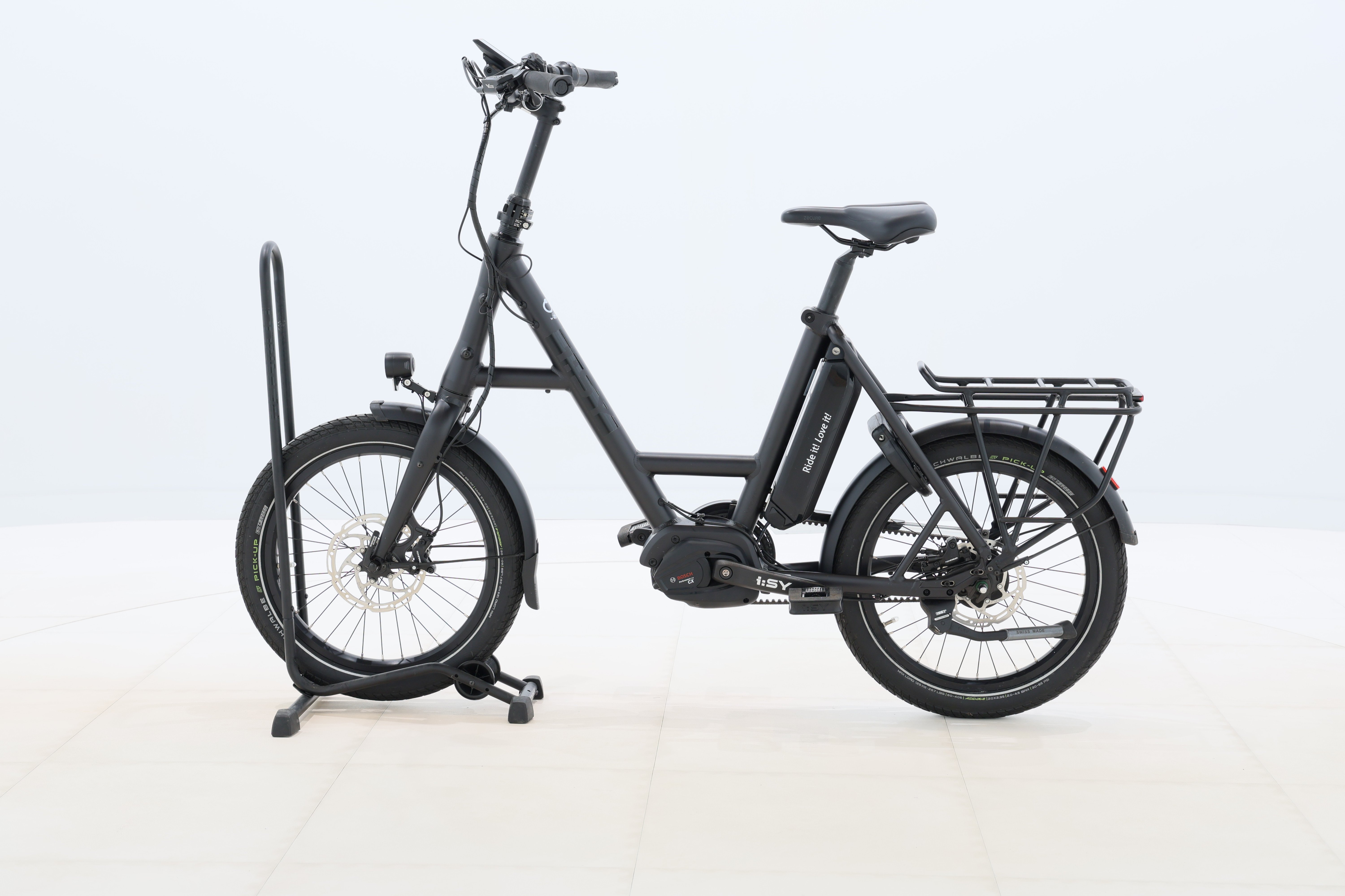 938bf22c-c450-4002-85c2-3575bf1fa7a1