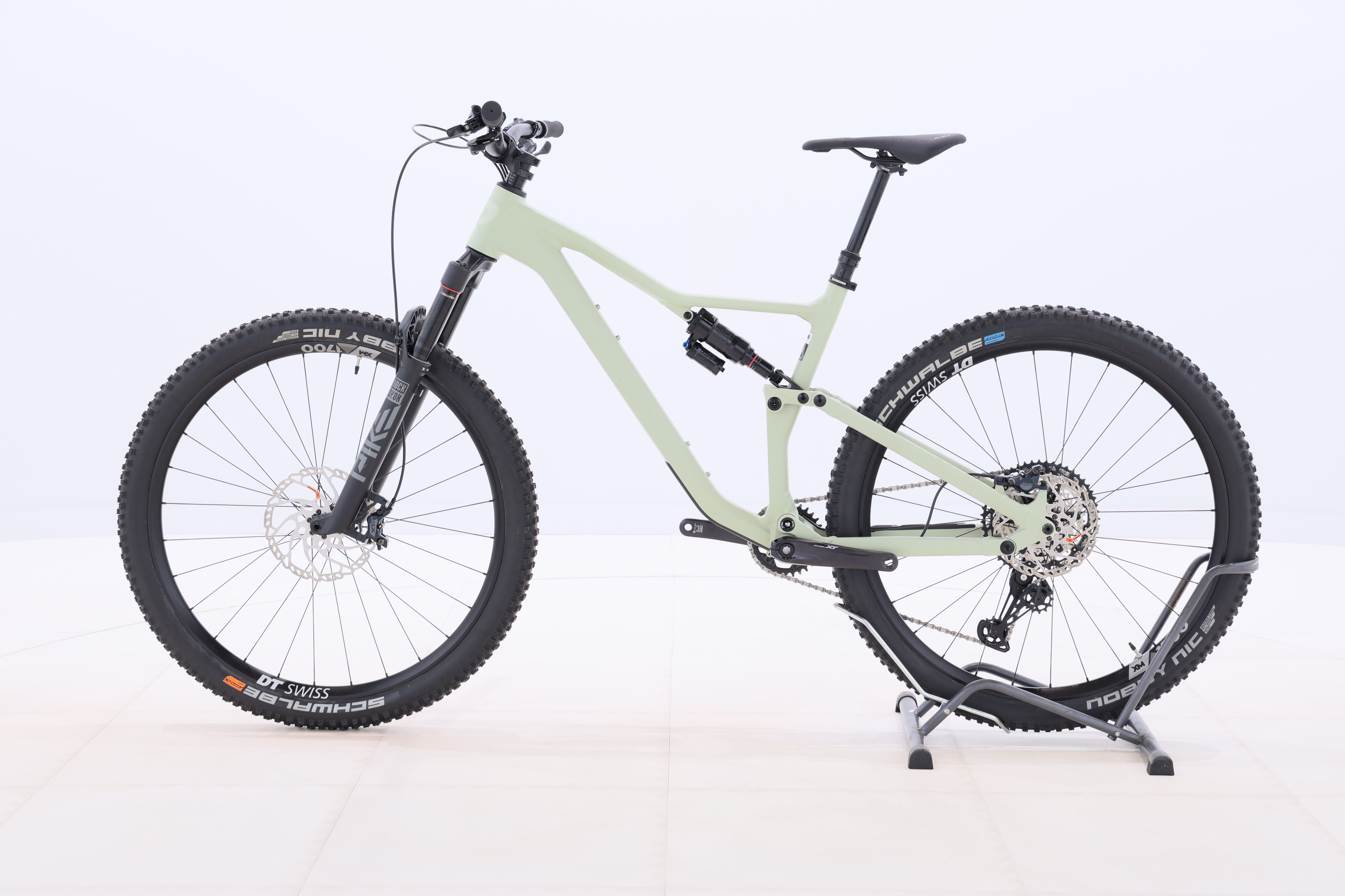 c8a403f8-8dd0-4708-8df2-1a3b70e31b51