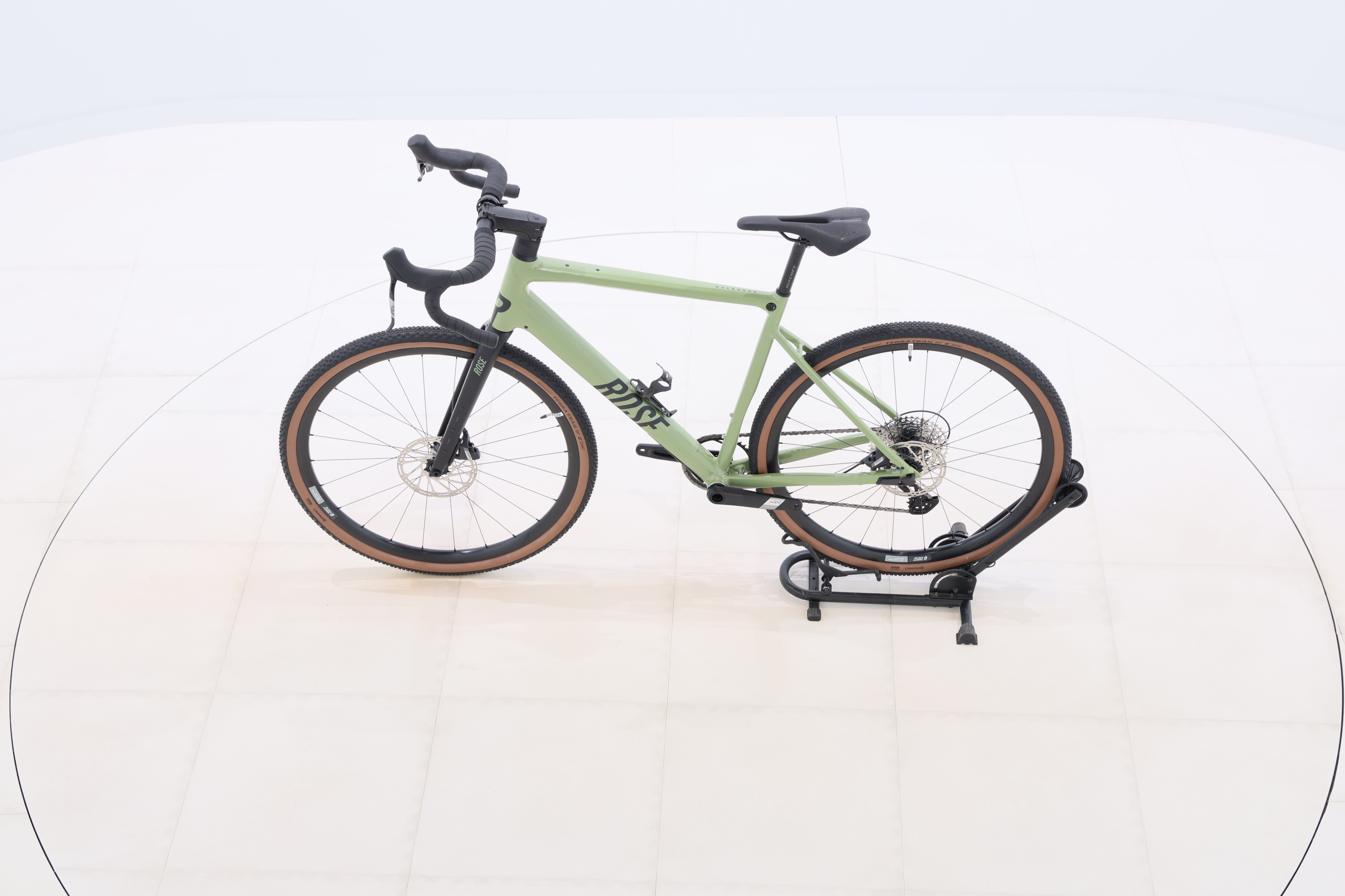 e26a3998-78a9-4800-8187-fc21bebc0afa