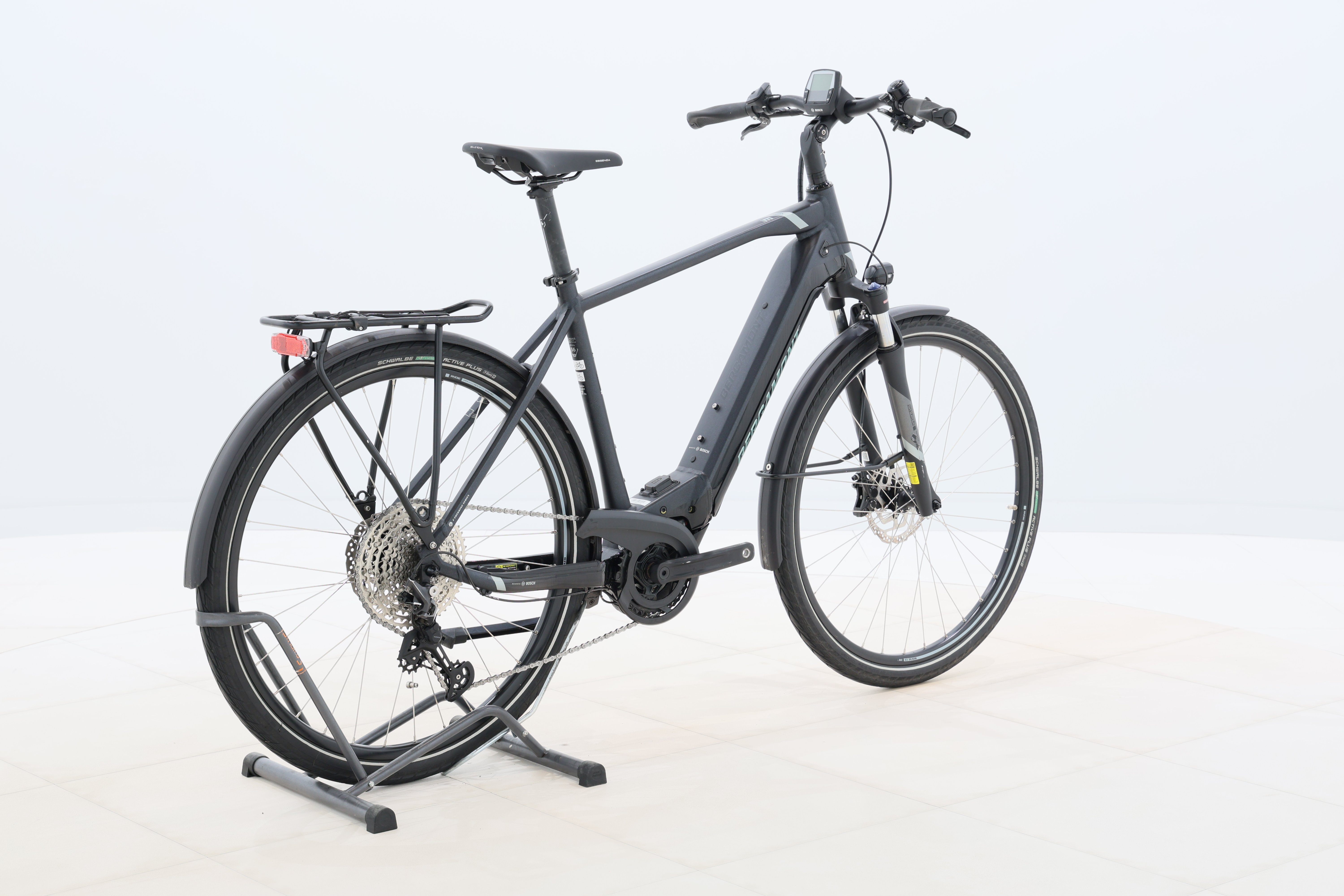 e194870f-dbfa-4d3c-8c22-9b550a45e6e3