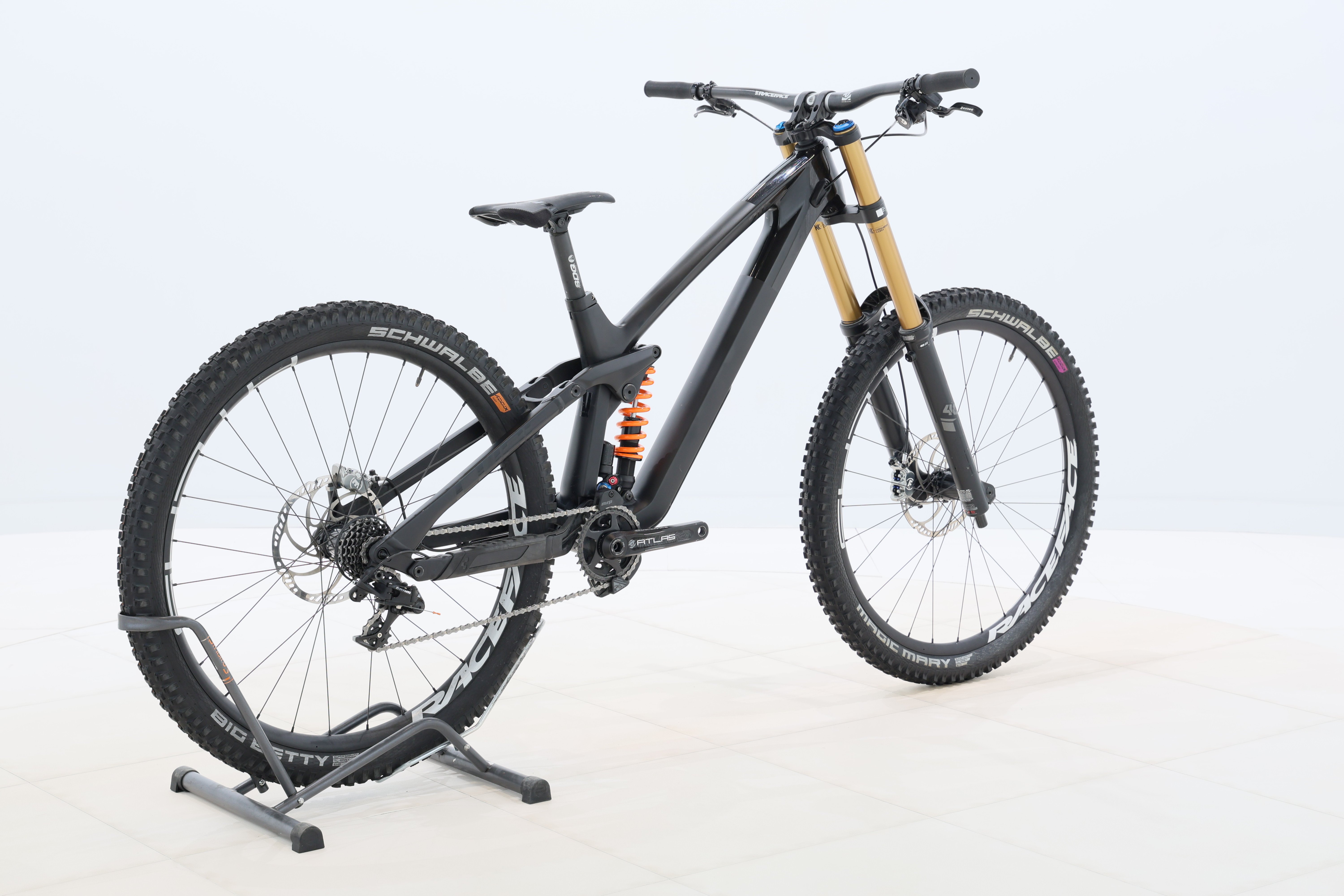 b2f97cfd-7312-45b6-b835-fb643d0e2d08