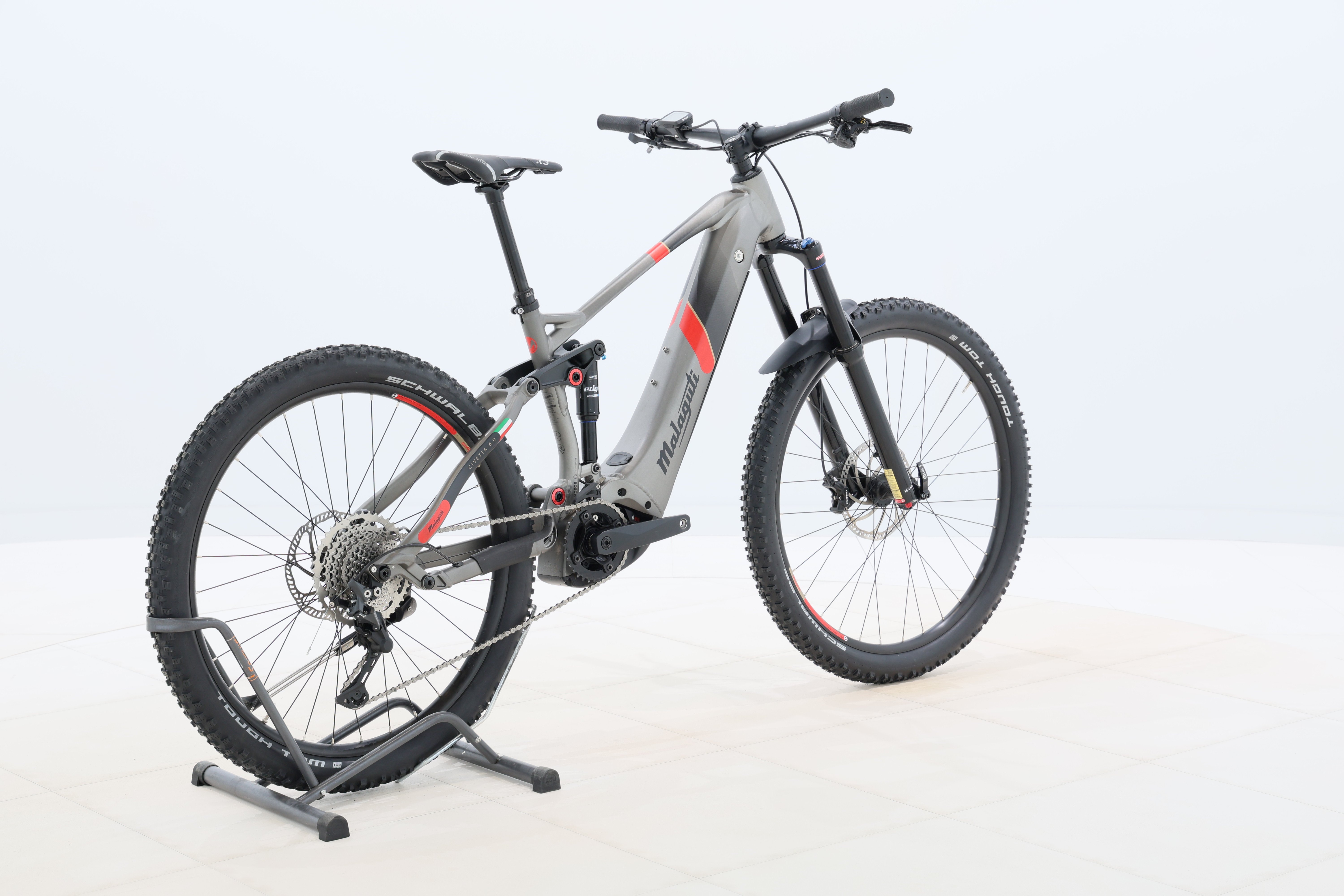 26b18c5e-dbe6-4936-8e41-de3a6a88aec5