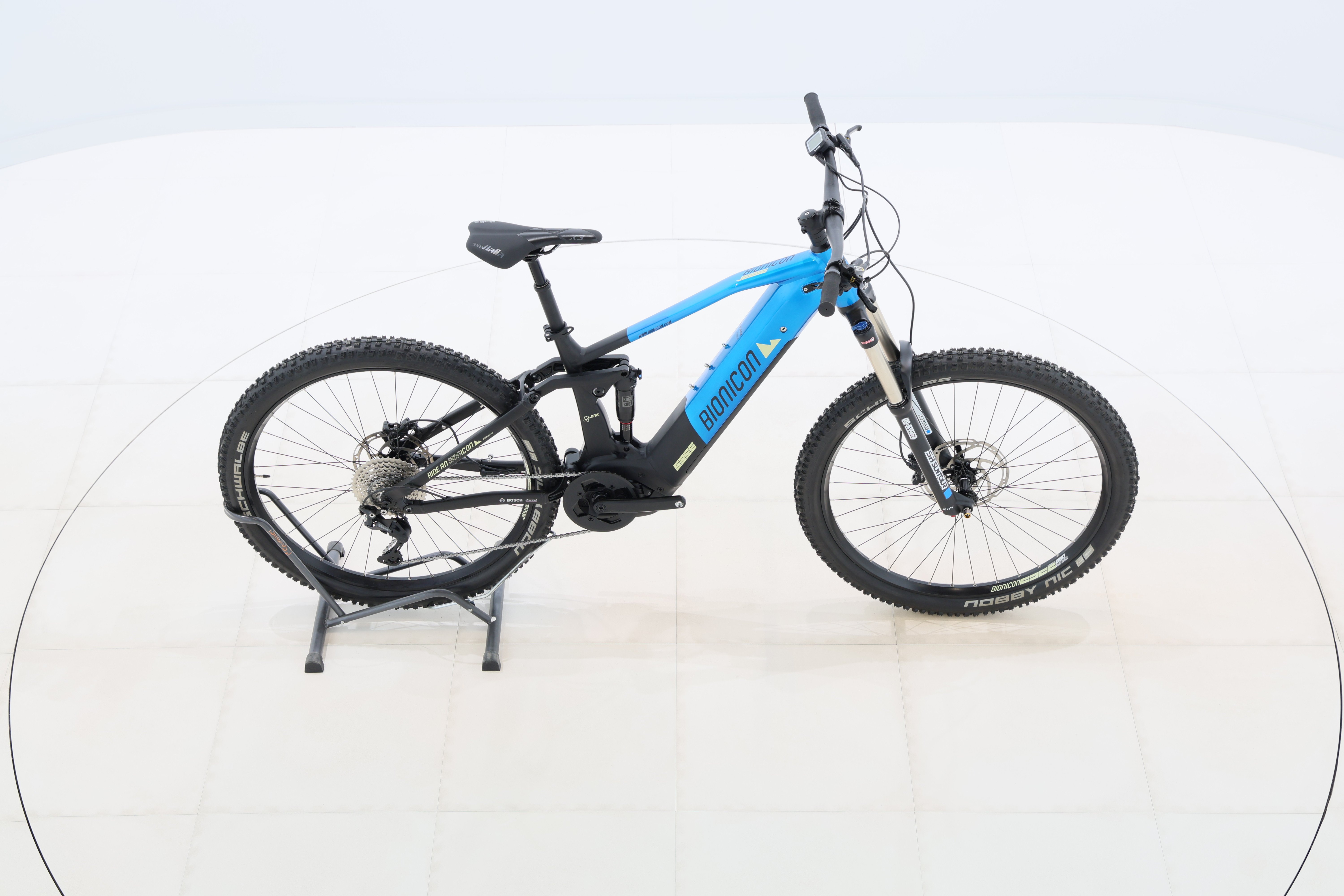 a61a3c79-a4d4-451b-9840-717ba6089203