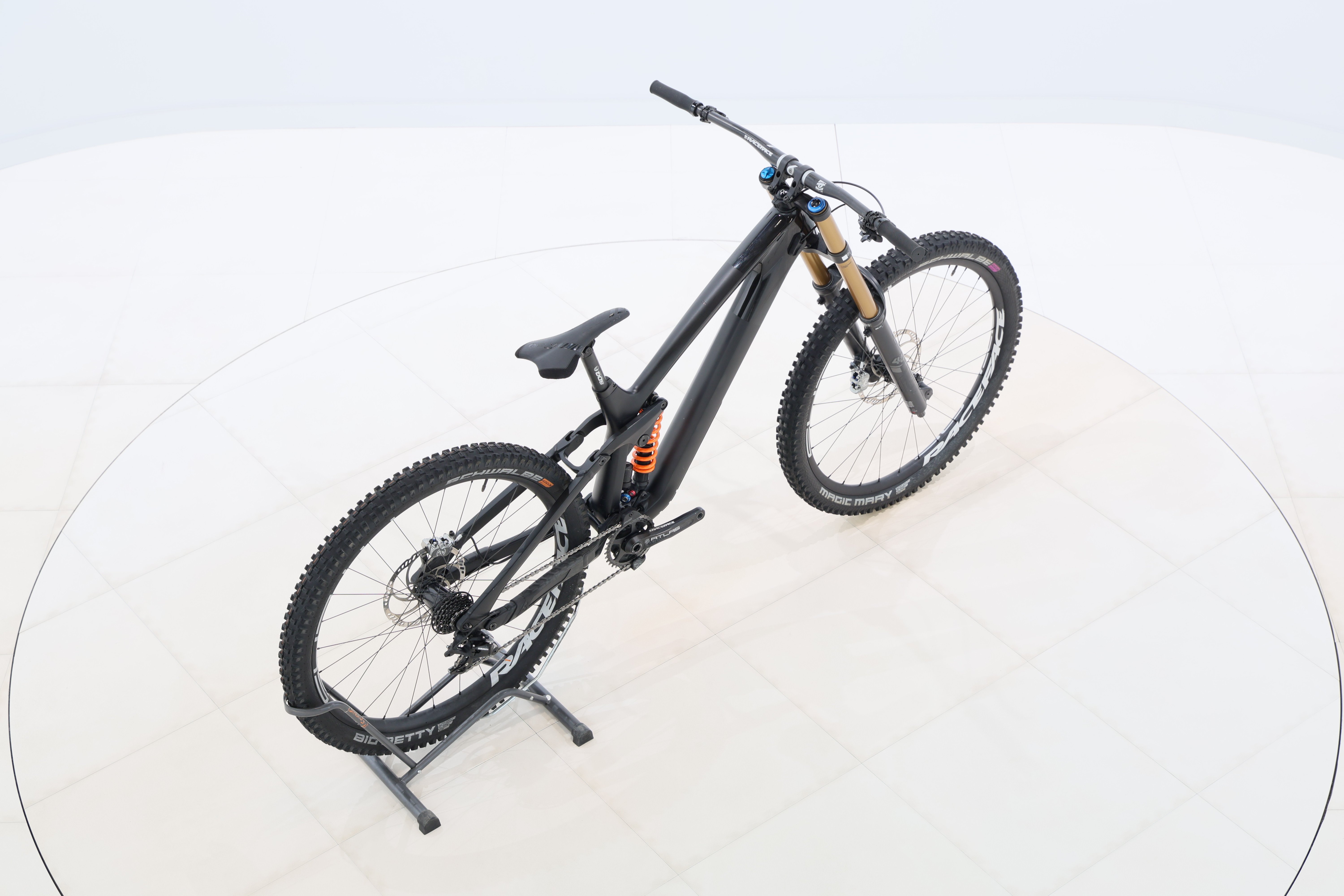 b2f97cfd-7312-45b6-b835-fb643d0e2d08