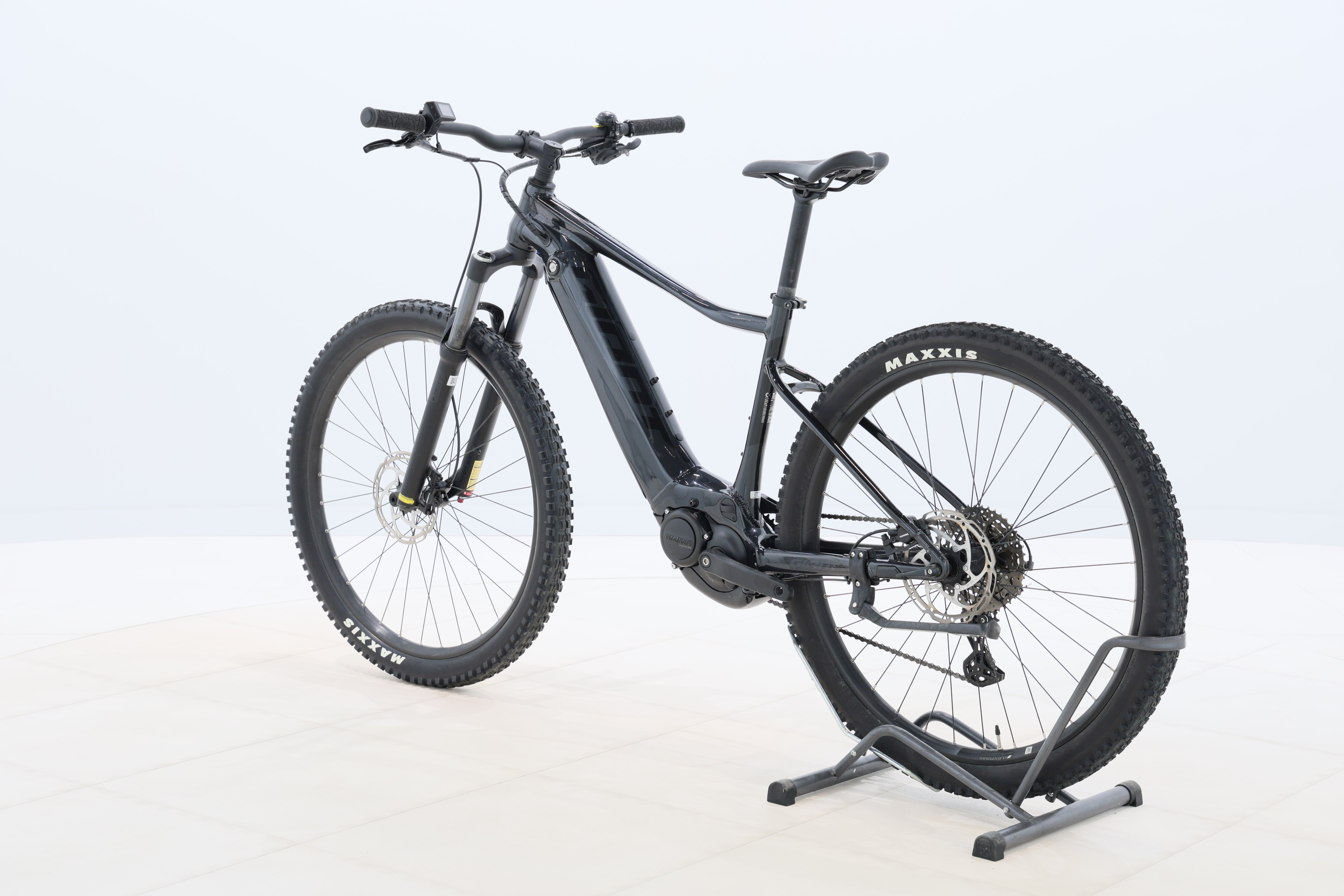 e27130dc-c993-4dc1-8a01-6be5cfa049a5