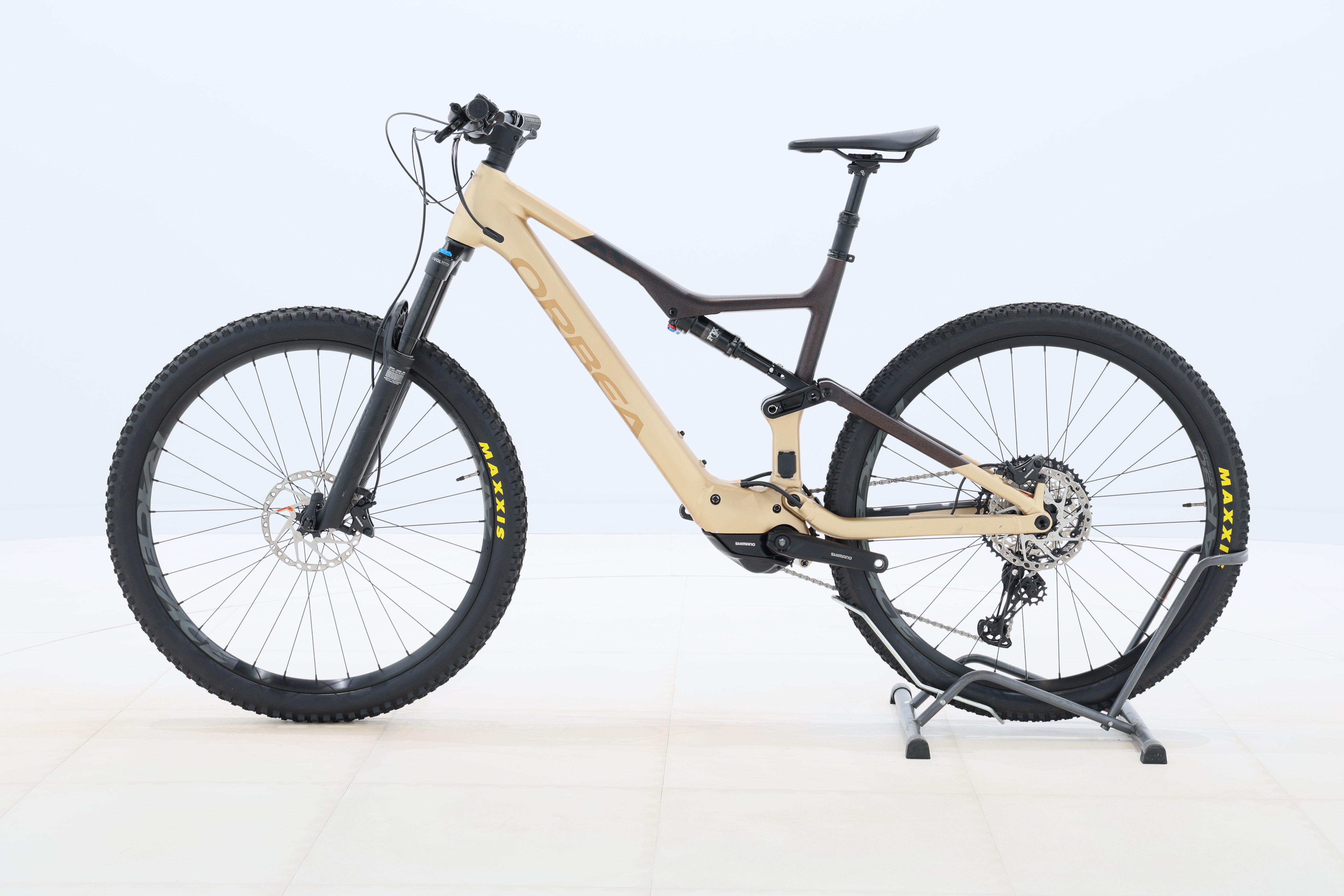 b451aa82-3fff-44ac-bbff-f220d6cde52c