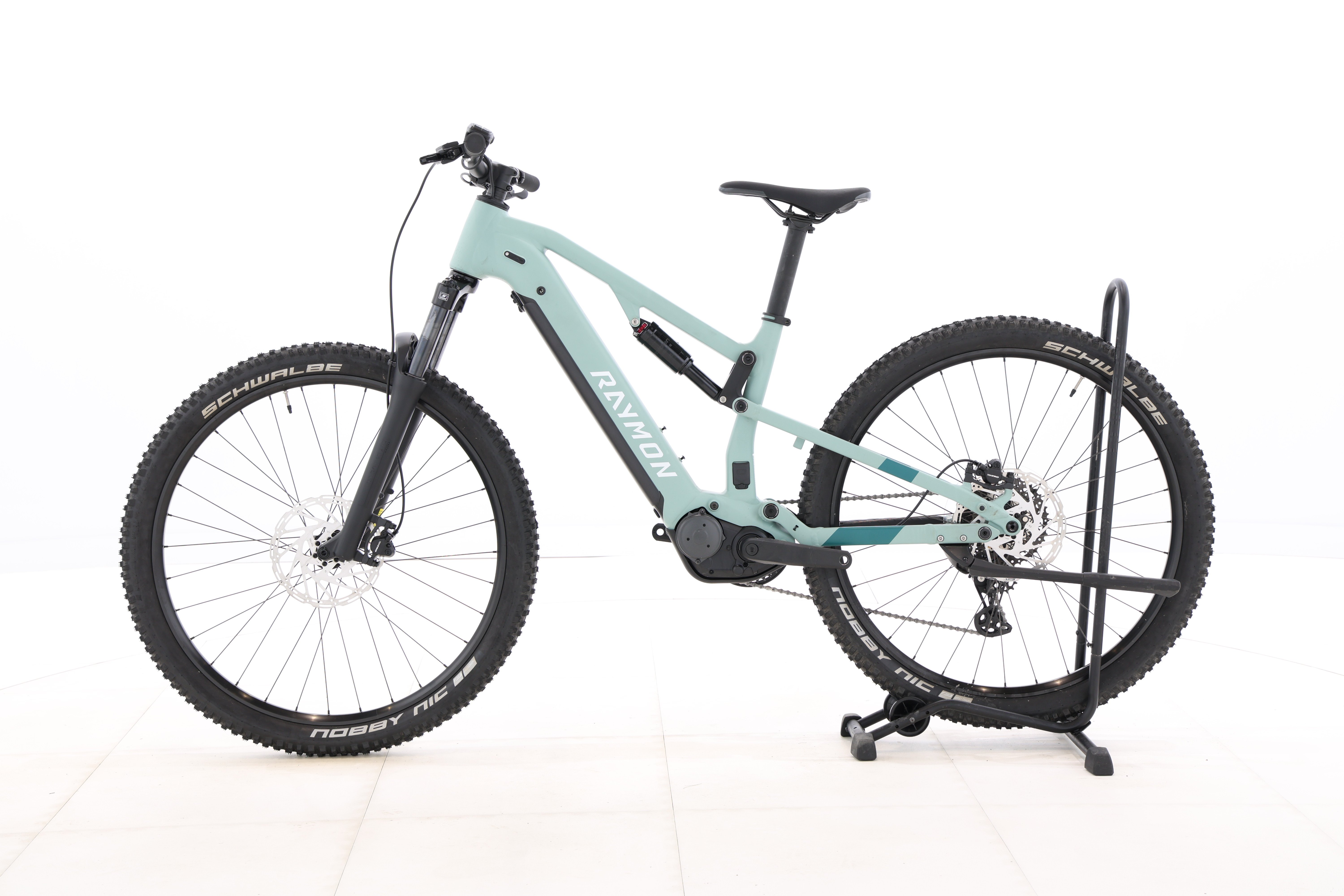 c06587a3-4e3d-414c-bf43-2d641ee9b75c