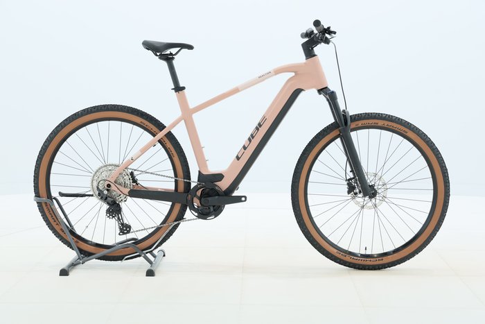 Cube Reaction Hybrid Pro 750 2023