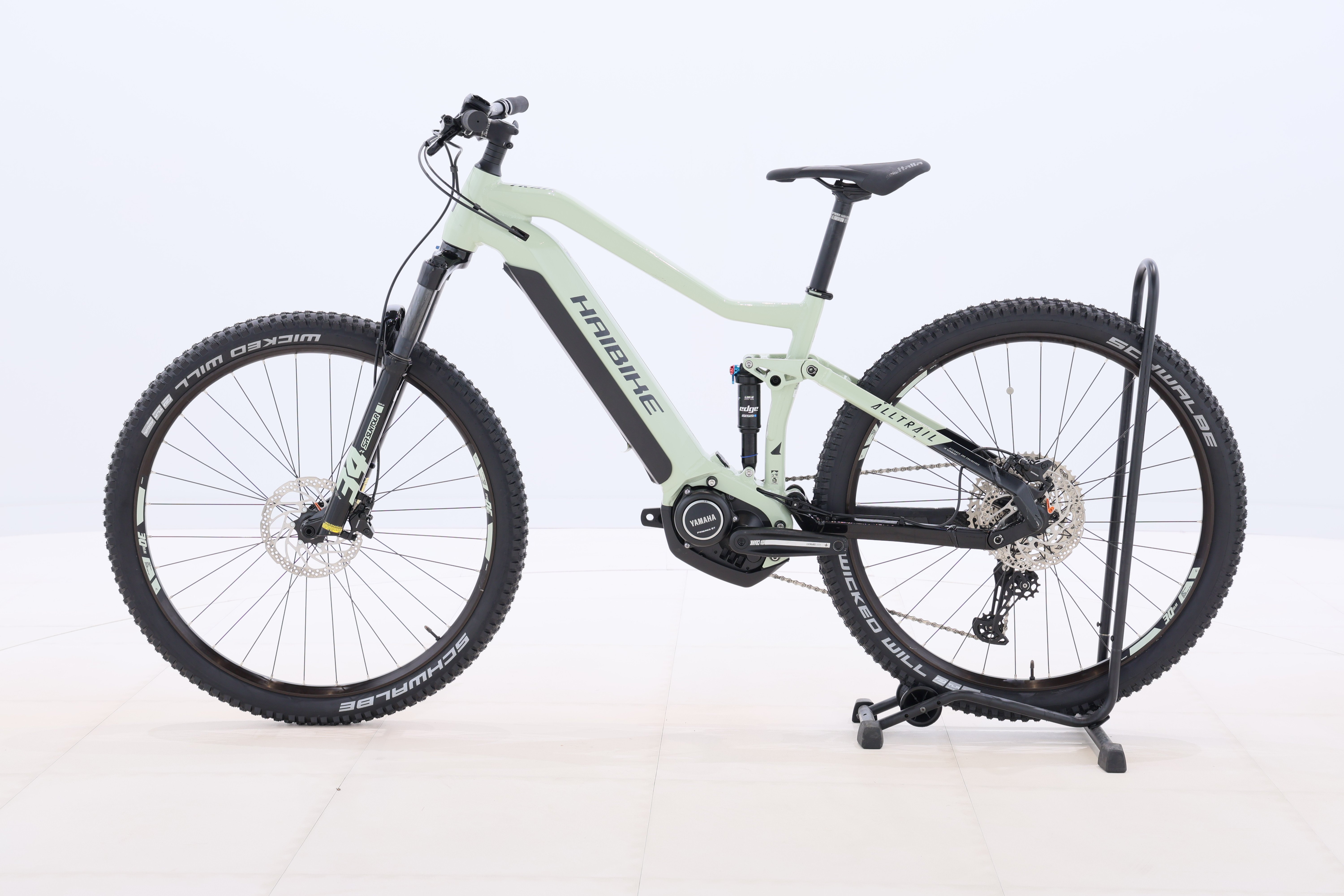 94c208b8-5958-4a30-ae19-383bc560d1dd