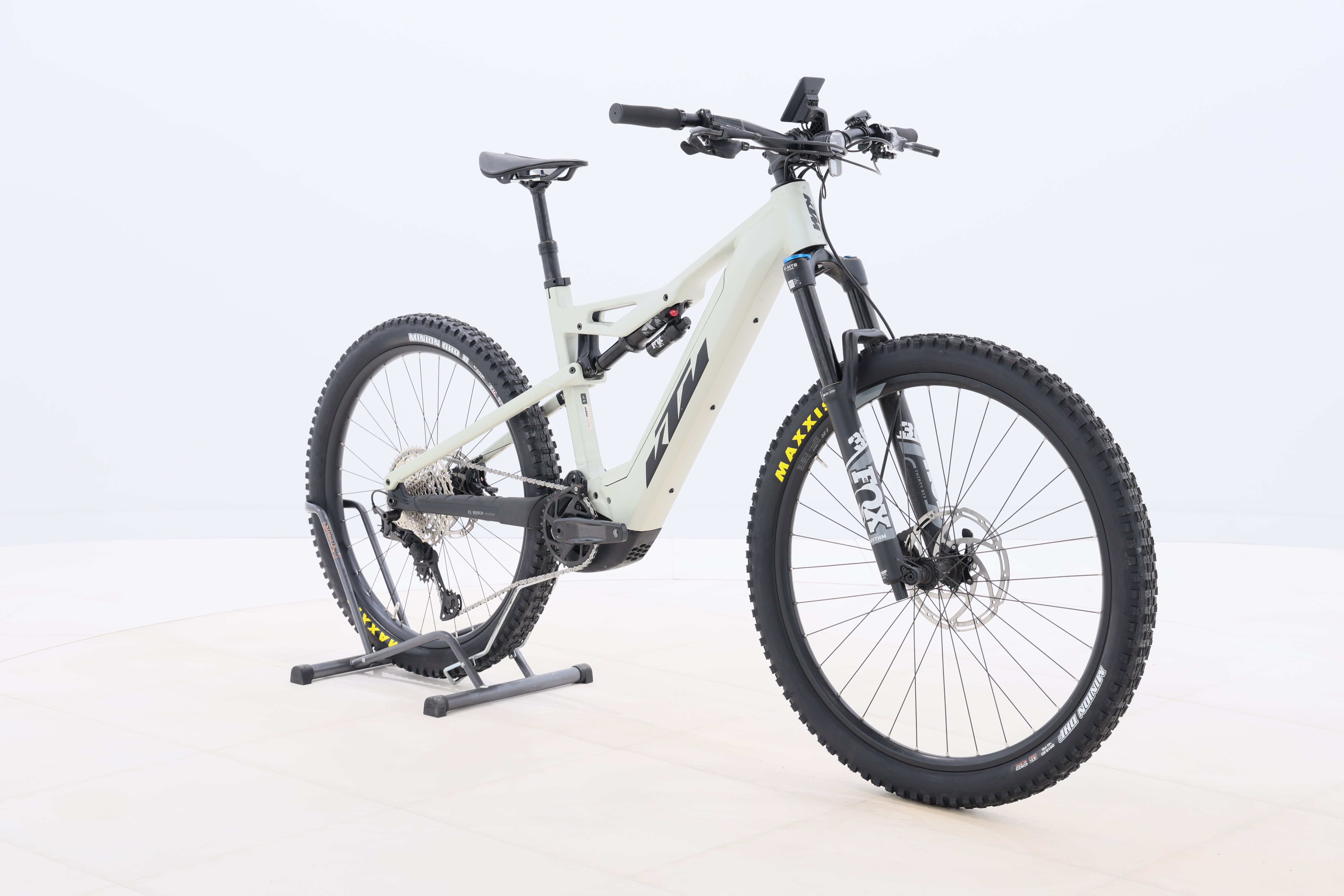 d90e9978-cec7-42b2-b172-d15867917ffa