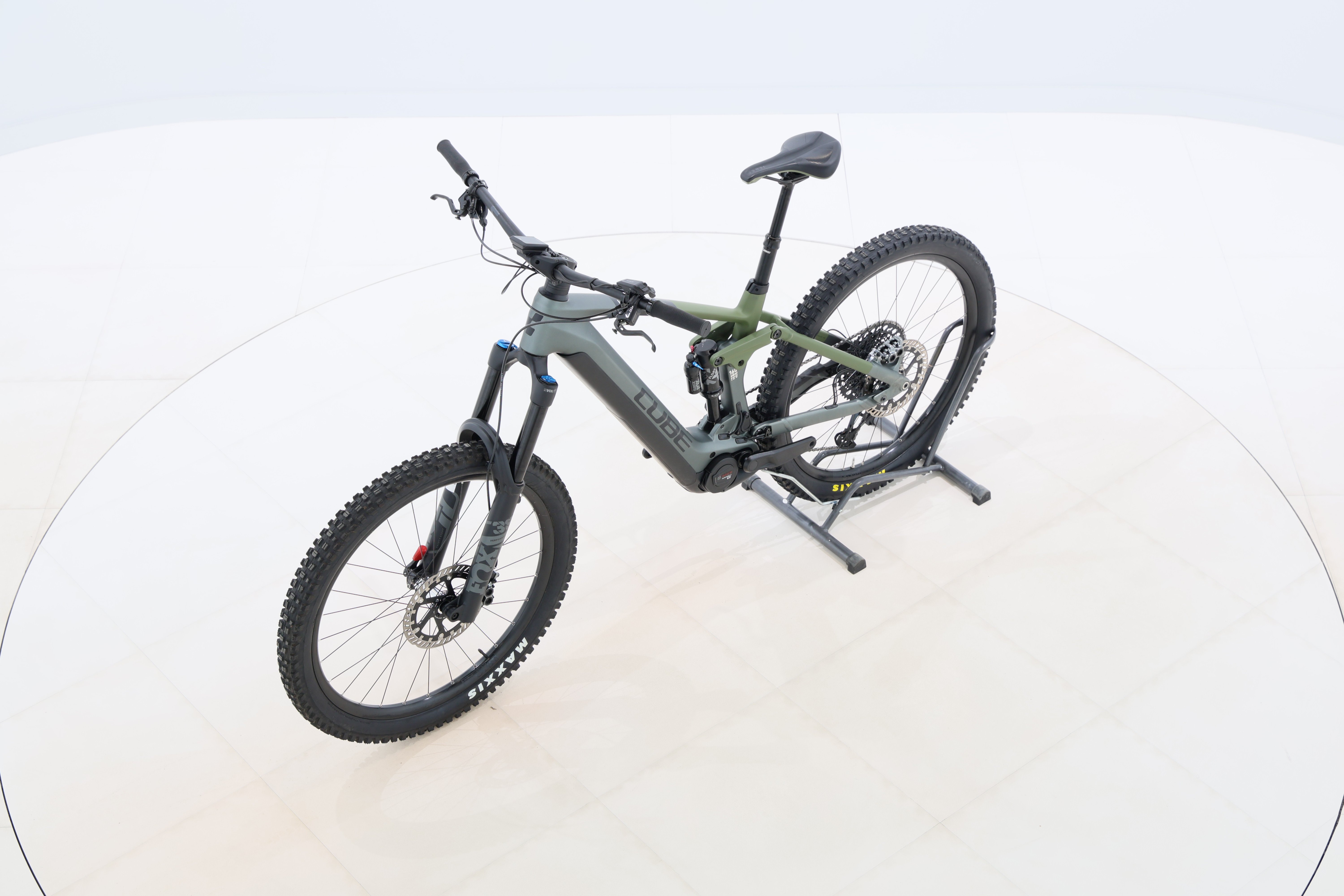 0471e261-712c-46dd-97e4-cde69b6ba56b