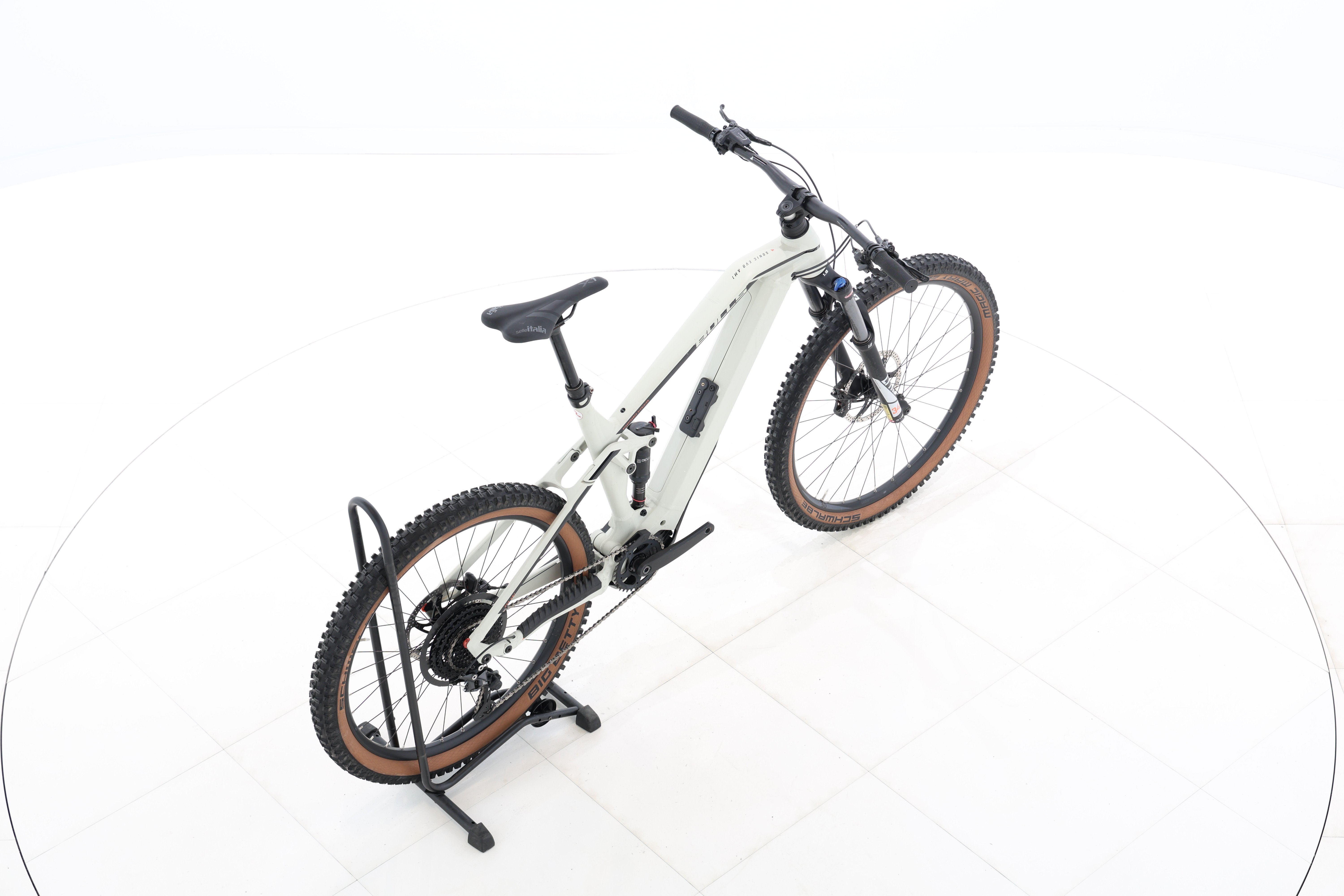 9a8f924b-c6b6-4a61-b3c3-231784256e3a