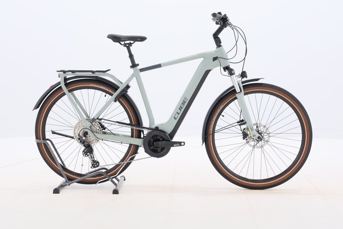 Cube Touring Hybrid Pro 625 2022