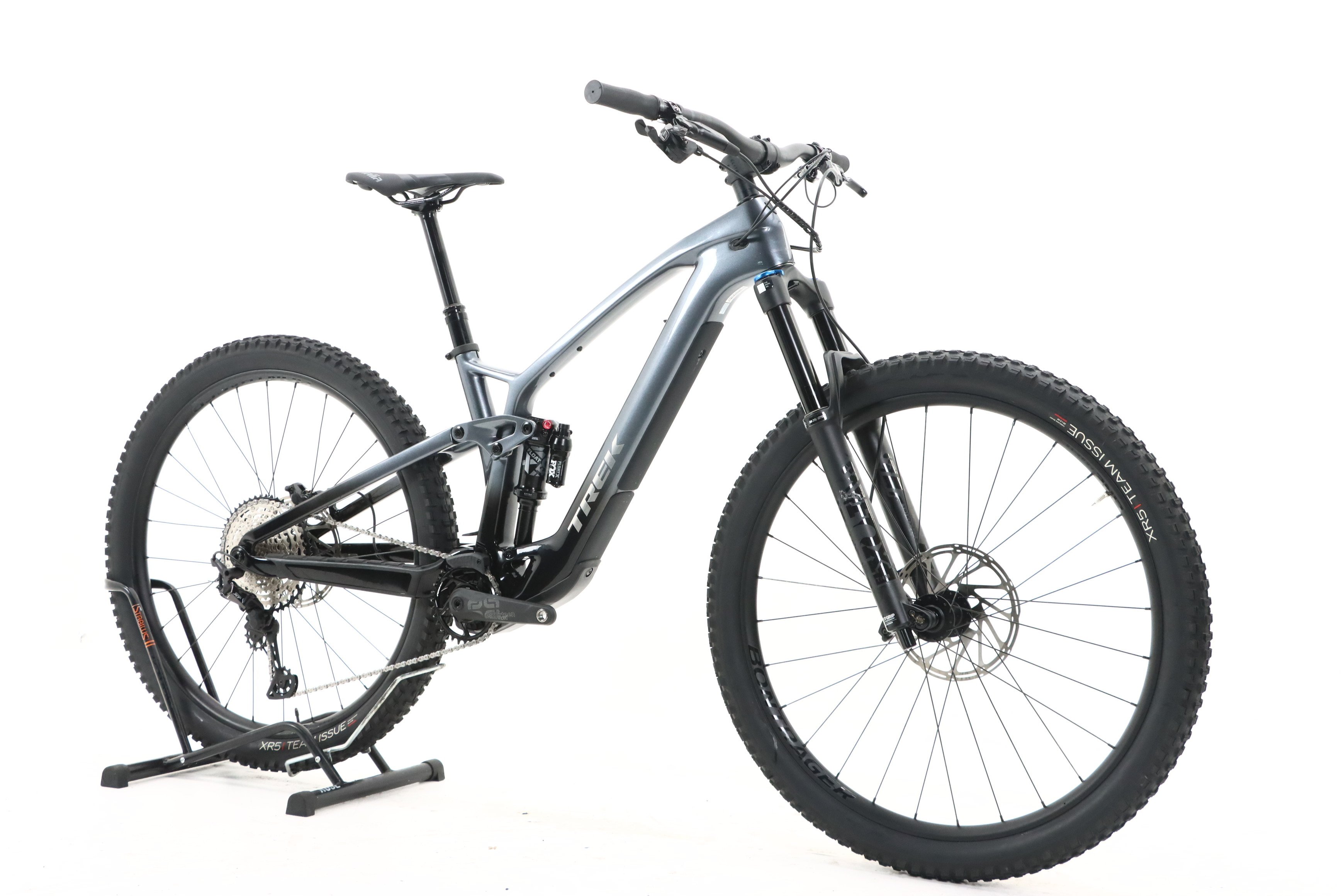 d9ebb714-0e8b-43b9-b49e-e6fcb4d9d464