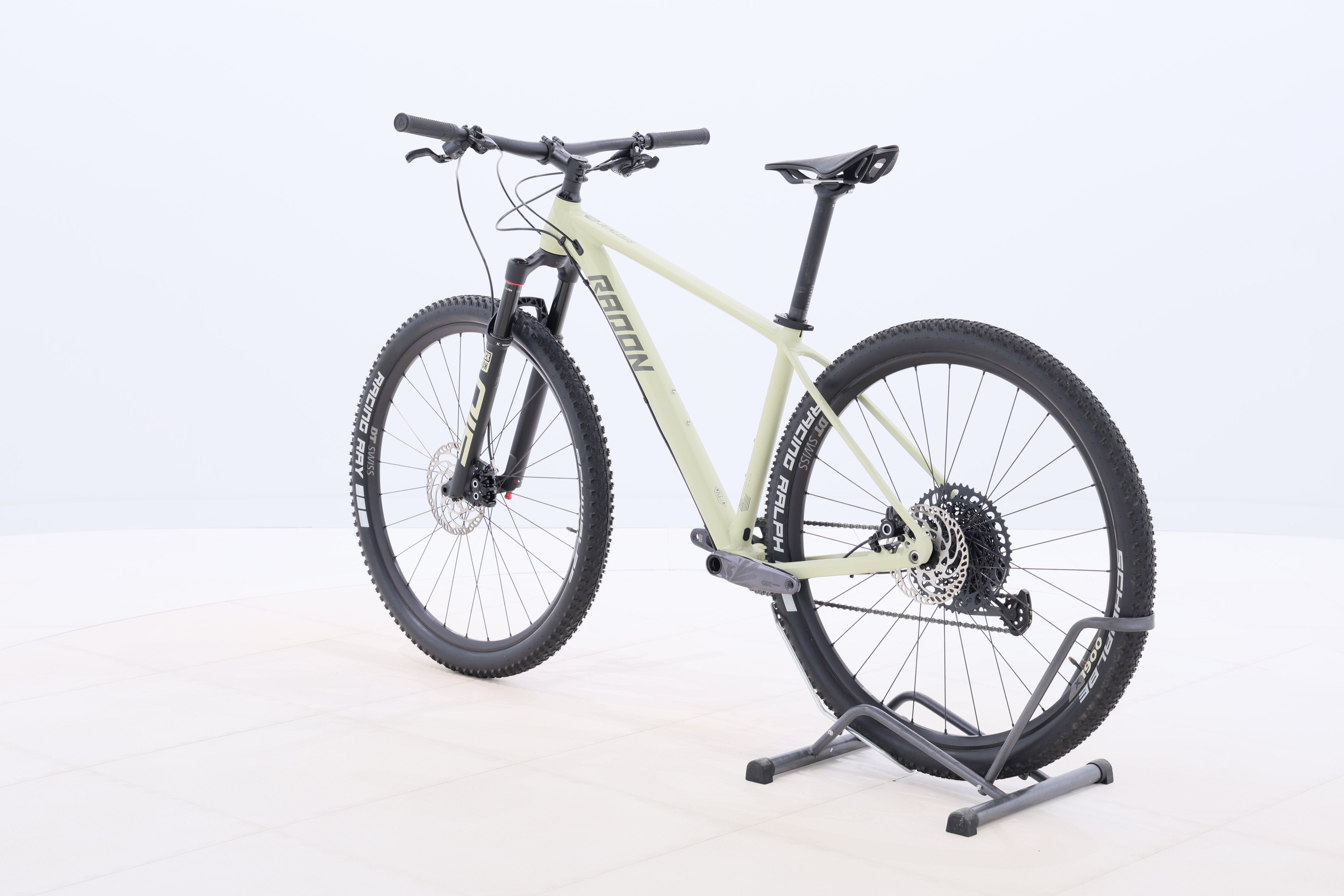 a74ec87e-1636-4c59-87eb-57d24f374d5a