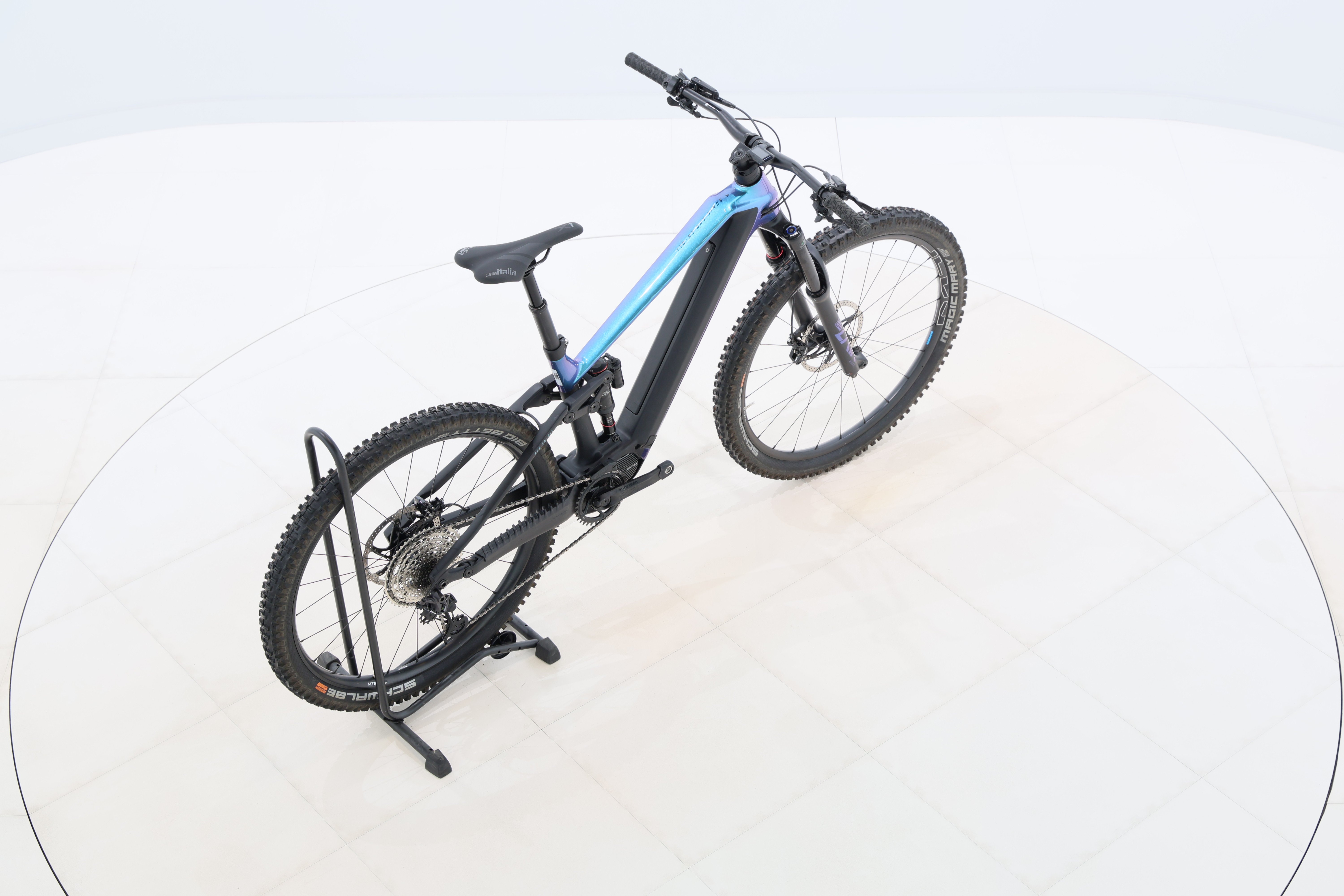 733ed686-c9ba-4589-a915-3ae42da9df3e