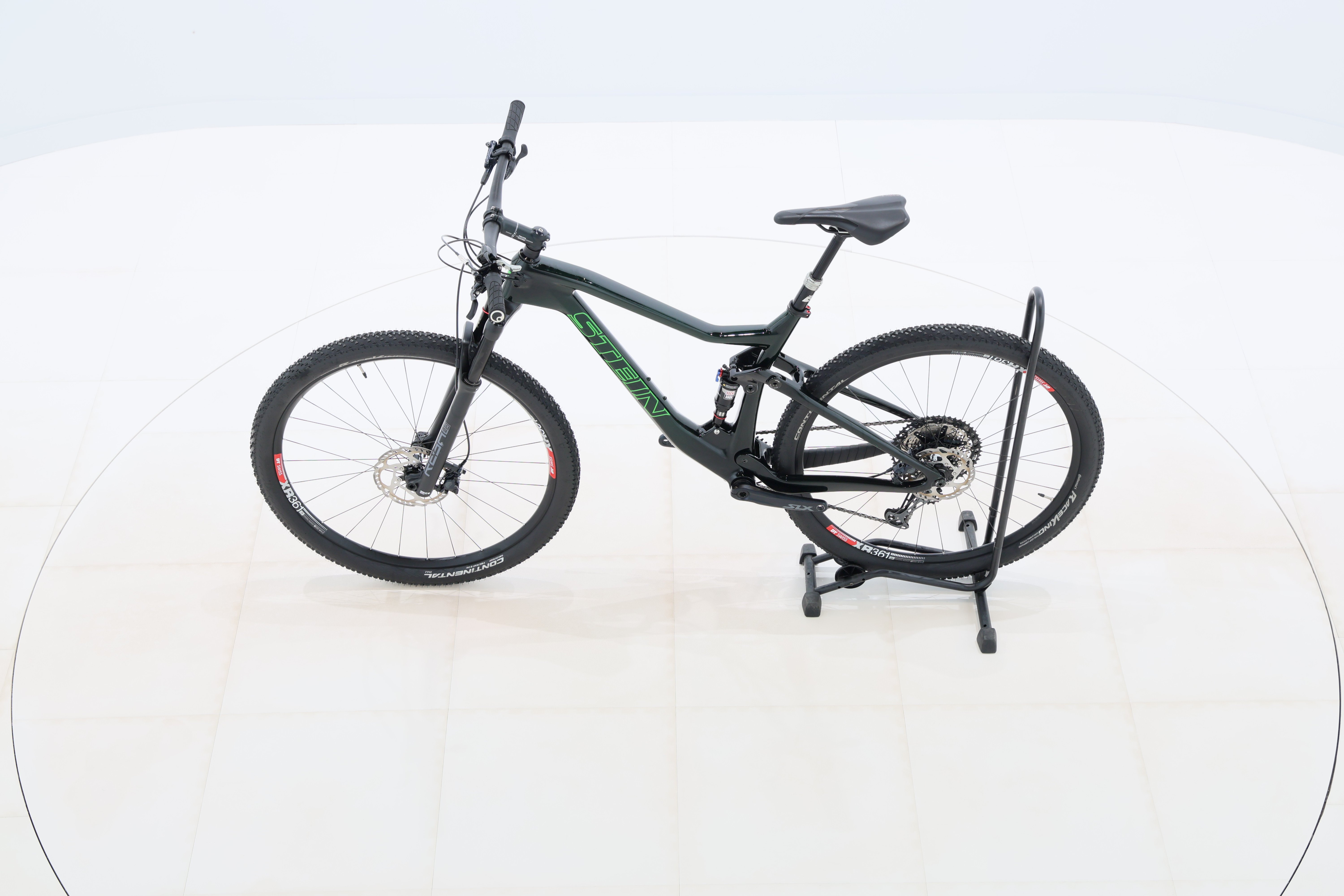 d8f39bfb-5cdd-4de0-b1a0-587d7c847b94