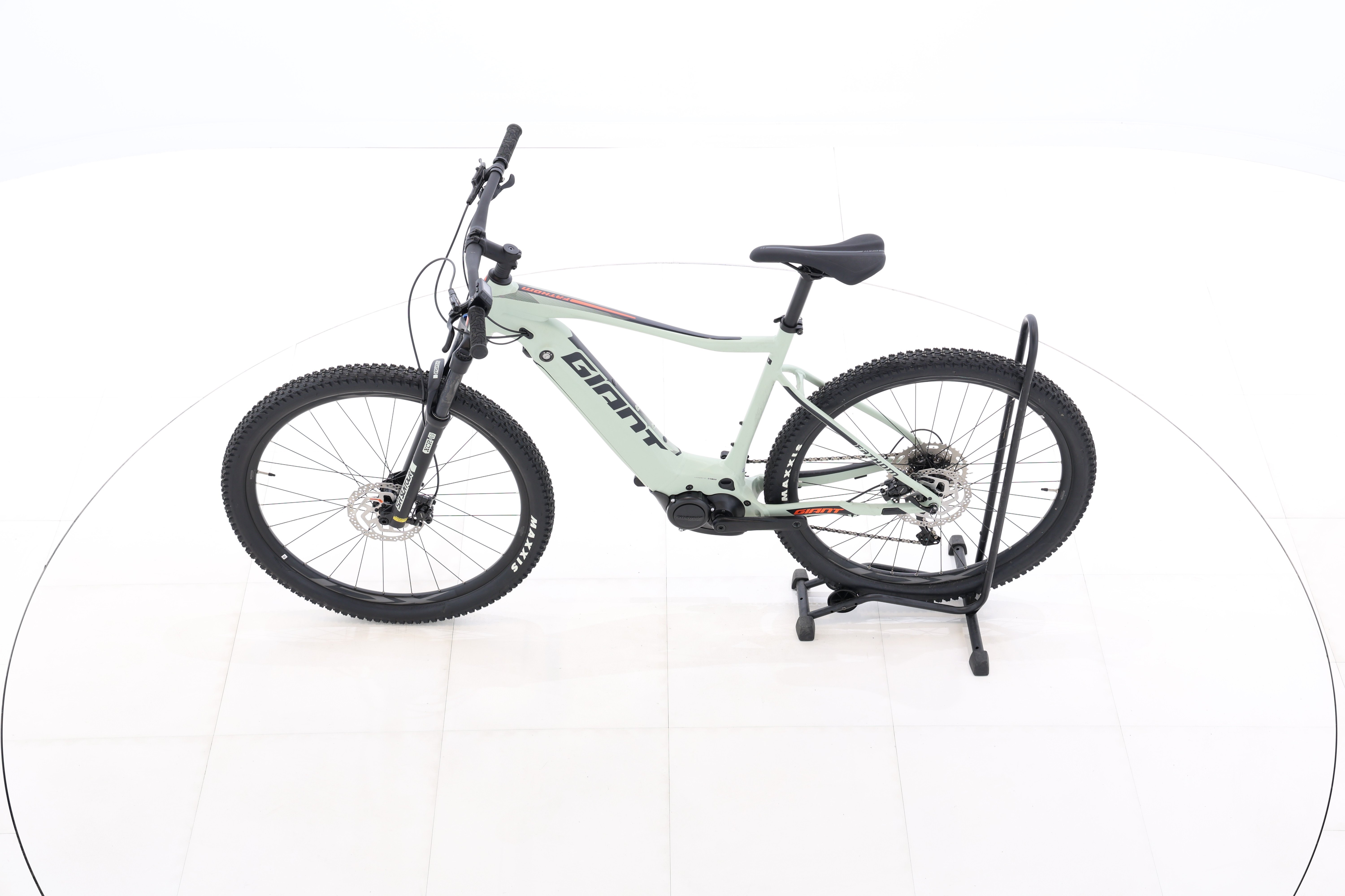 d9b47906-4832-4a2b-8f3e-6b94dd7e2d91