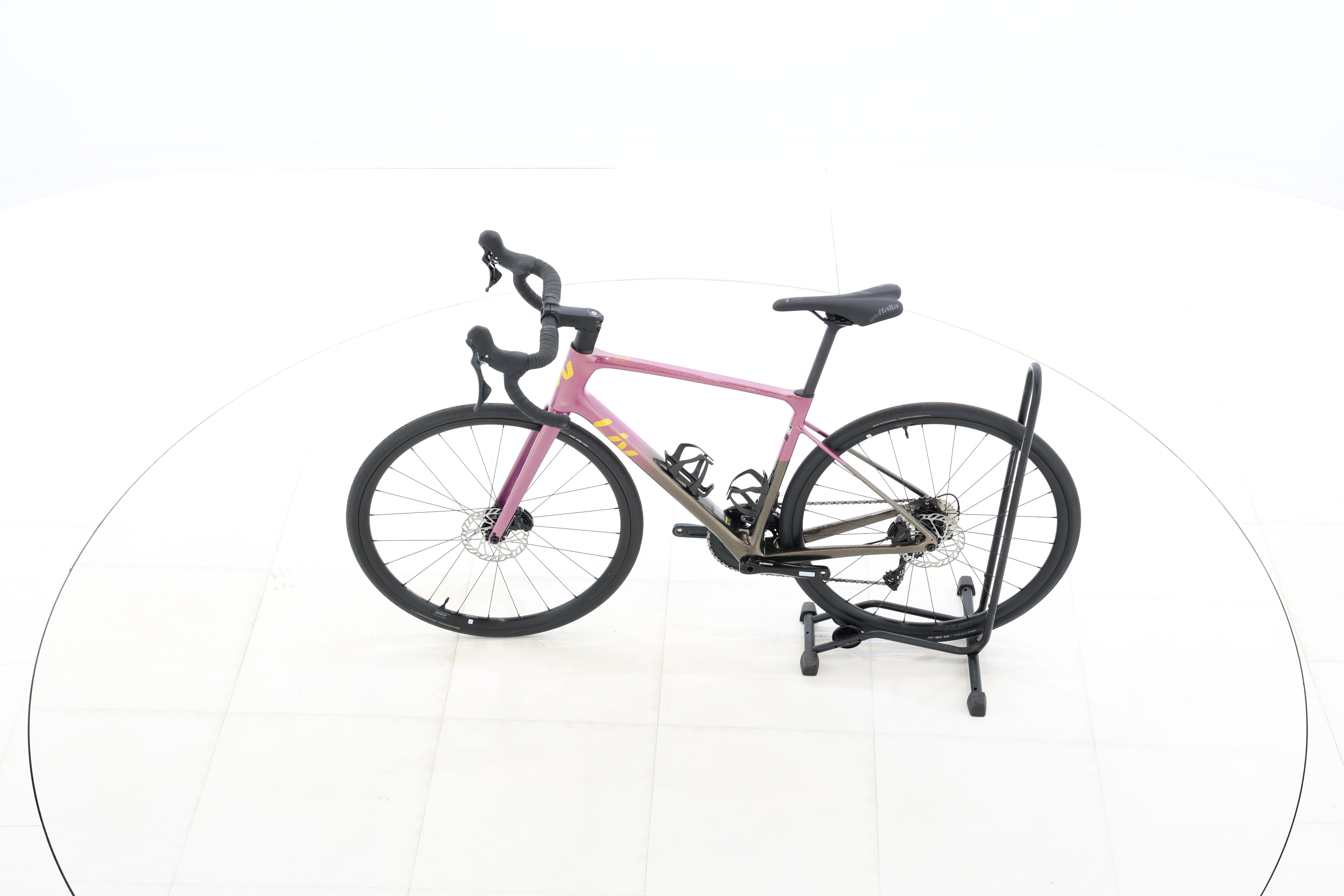 7b97bd27-326f-4aa9-b2c4-446727f2926a