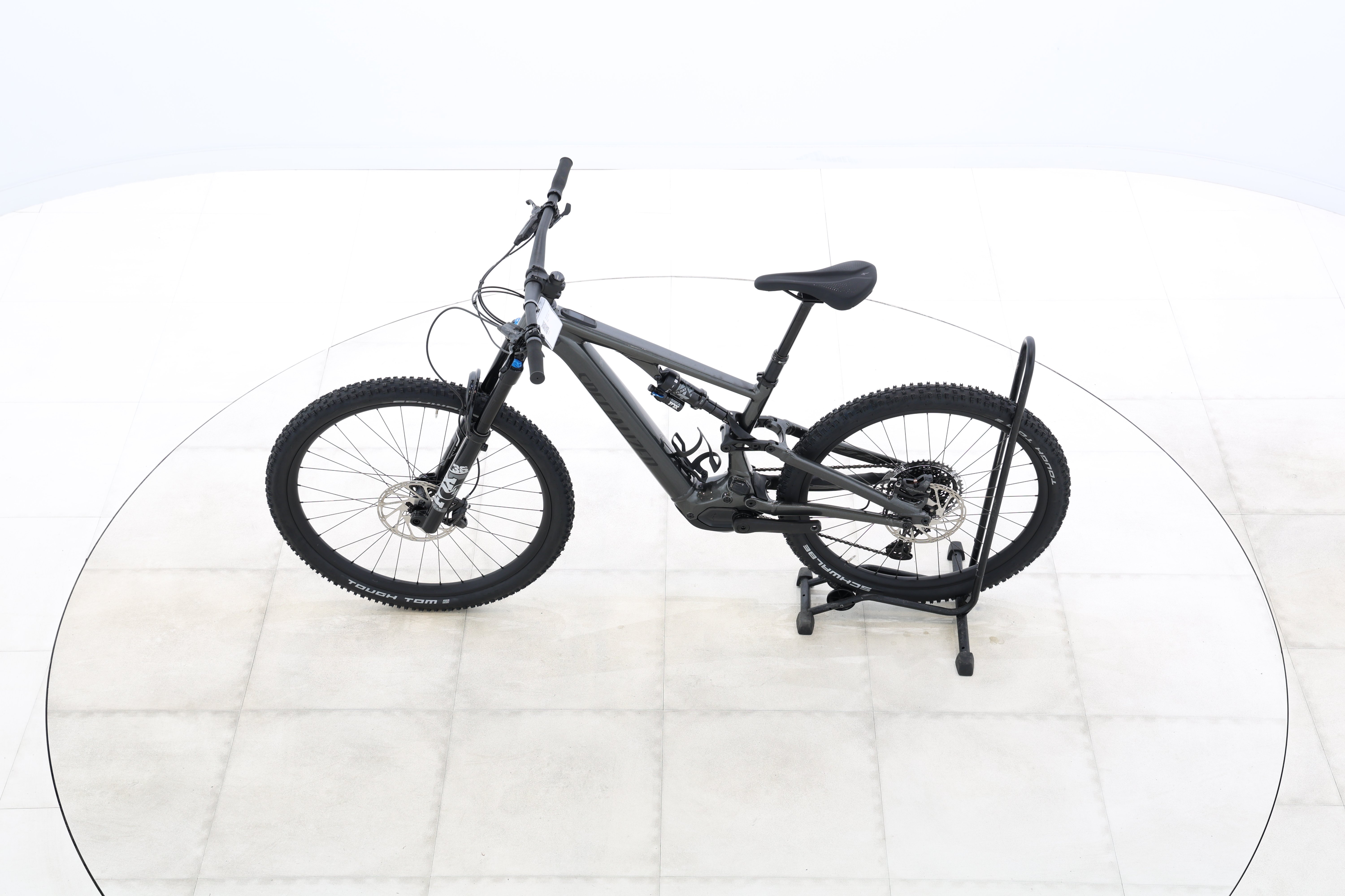 cb660a94-8d27-4acb-8ab0-7e663bbf950e