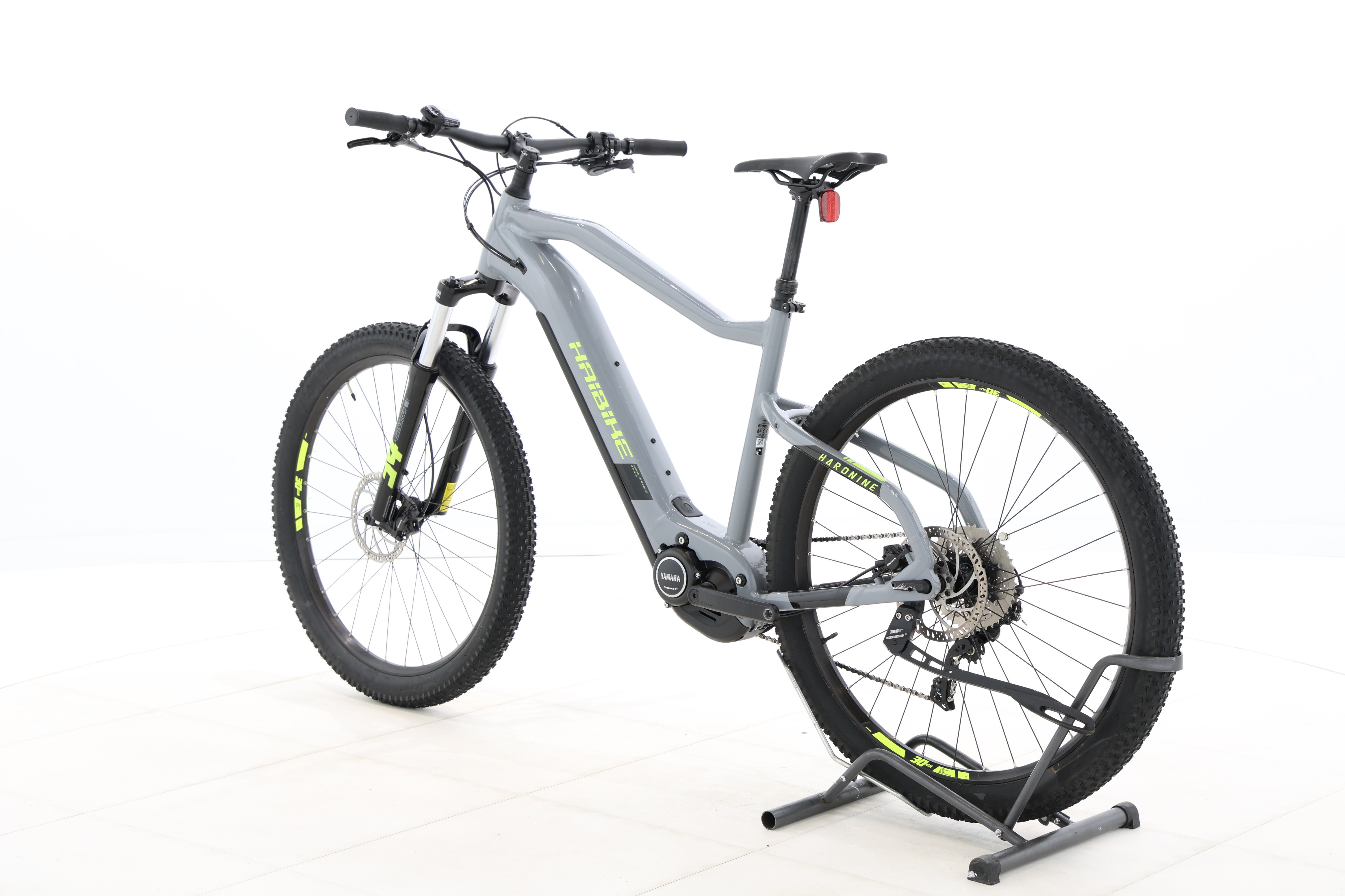 305c18e1-6928-45c9-b48f-836ea2475b10