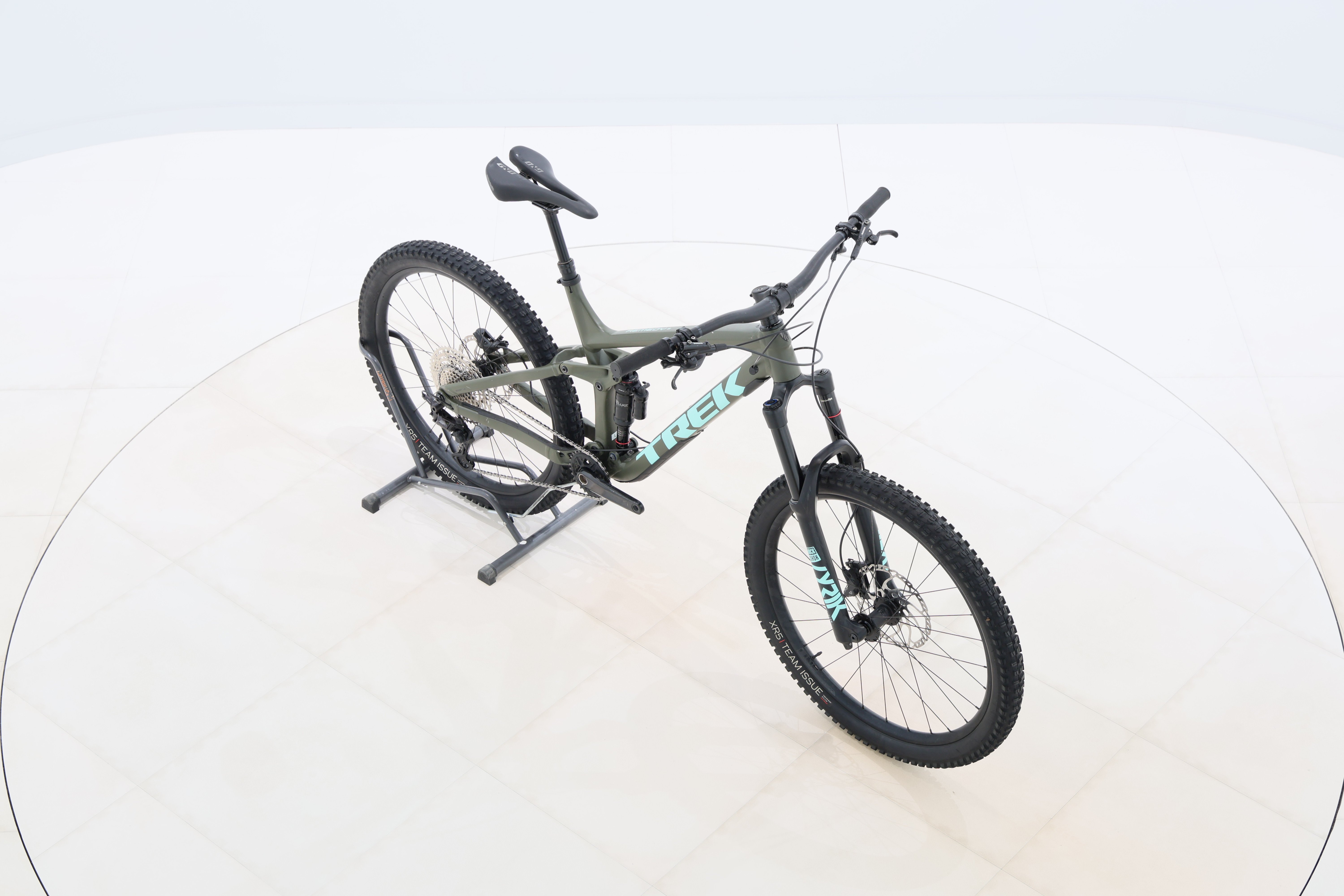 30a1a24b-e463-4487-a9f2-3c3782bc9d84