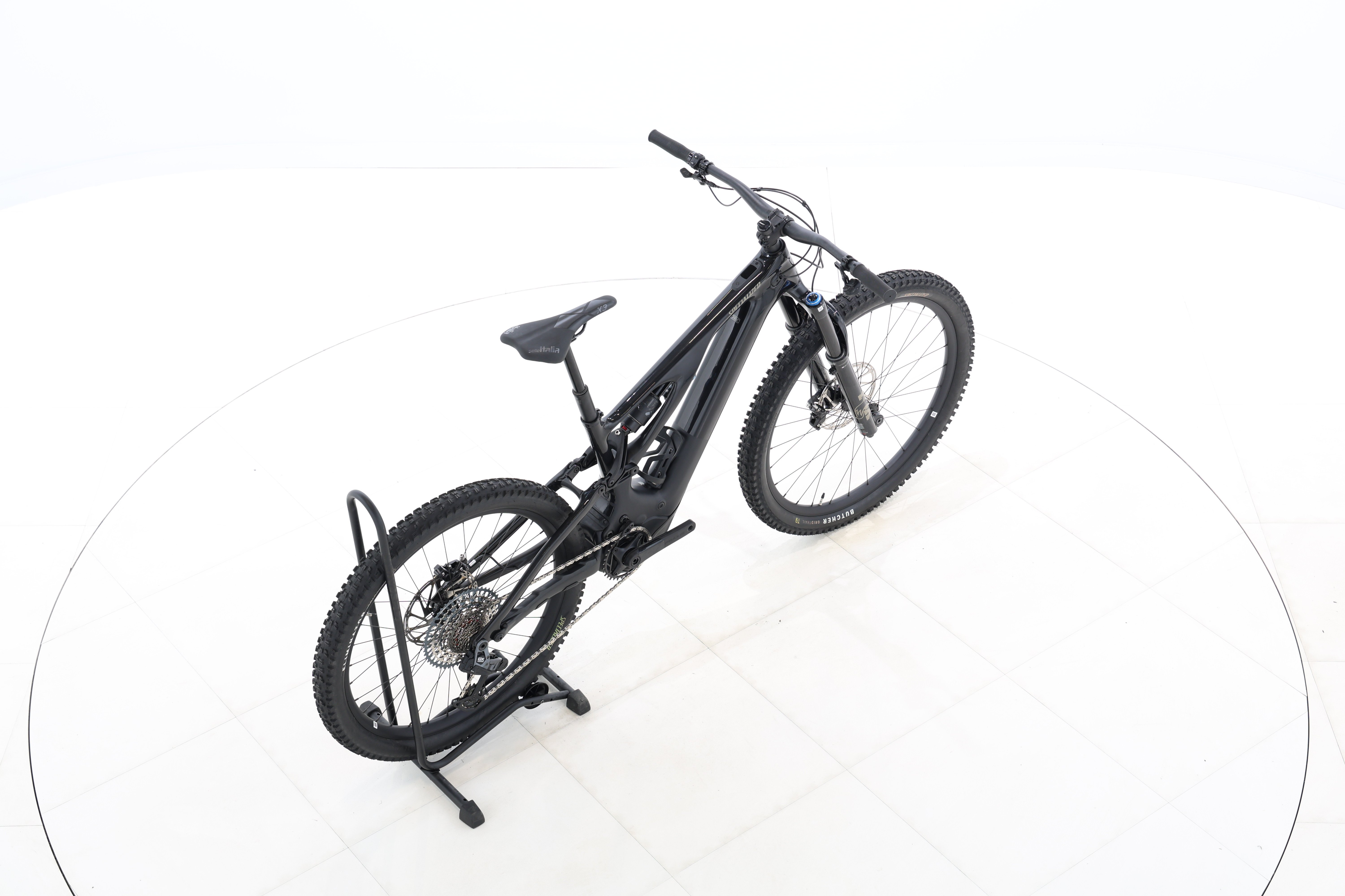 fe9989b8-955d-40f5-b652-0586eb9dc2b0