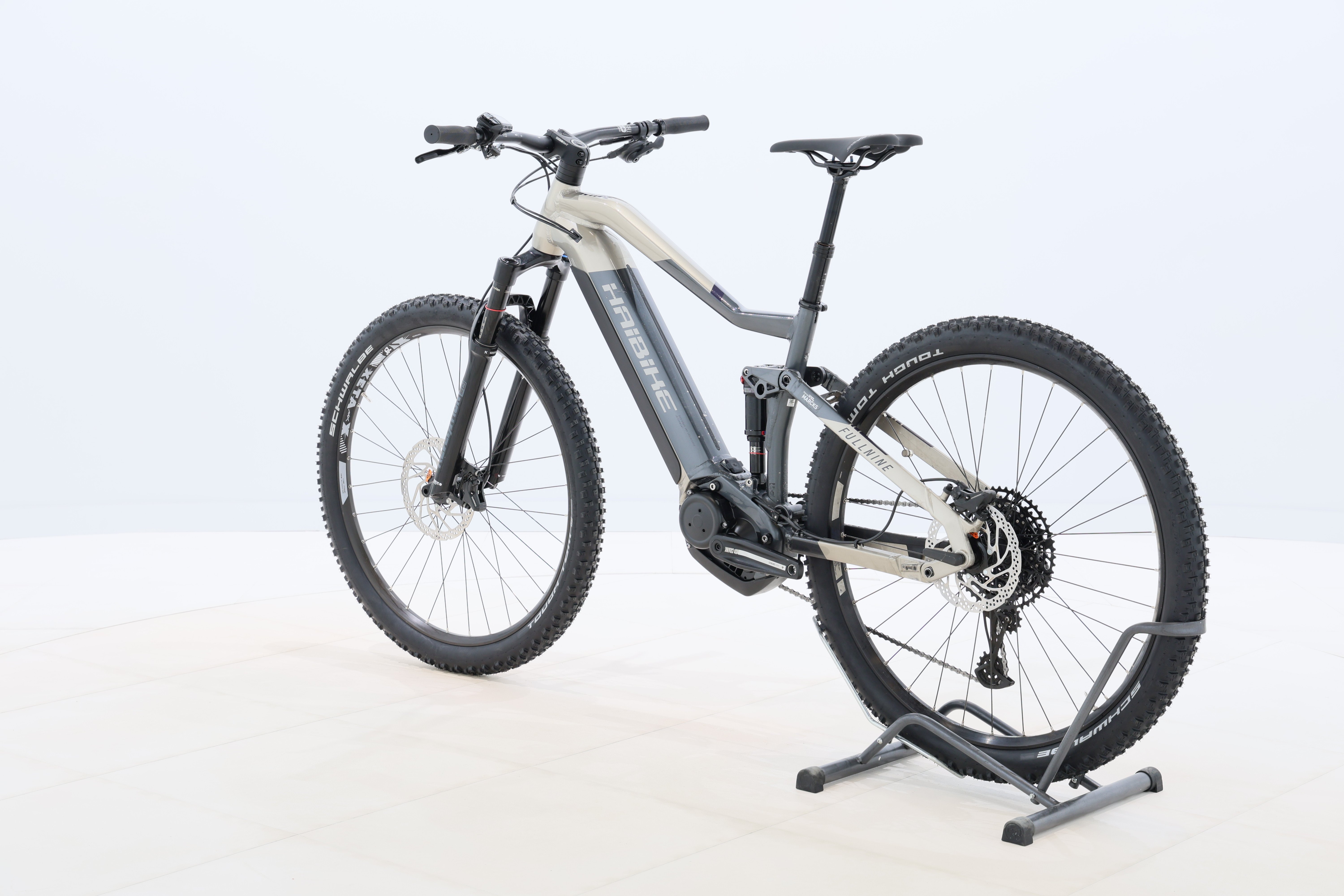 6ad934cb-d54a-4b74-87b6-0d9e04894c1b