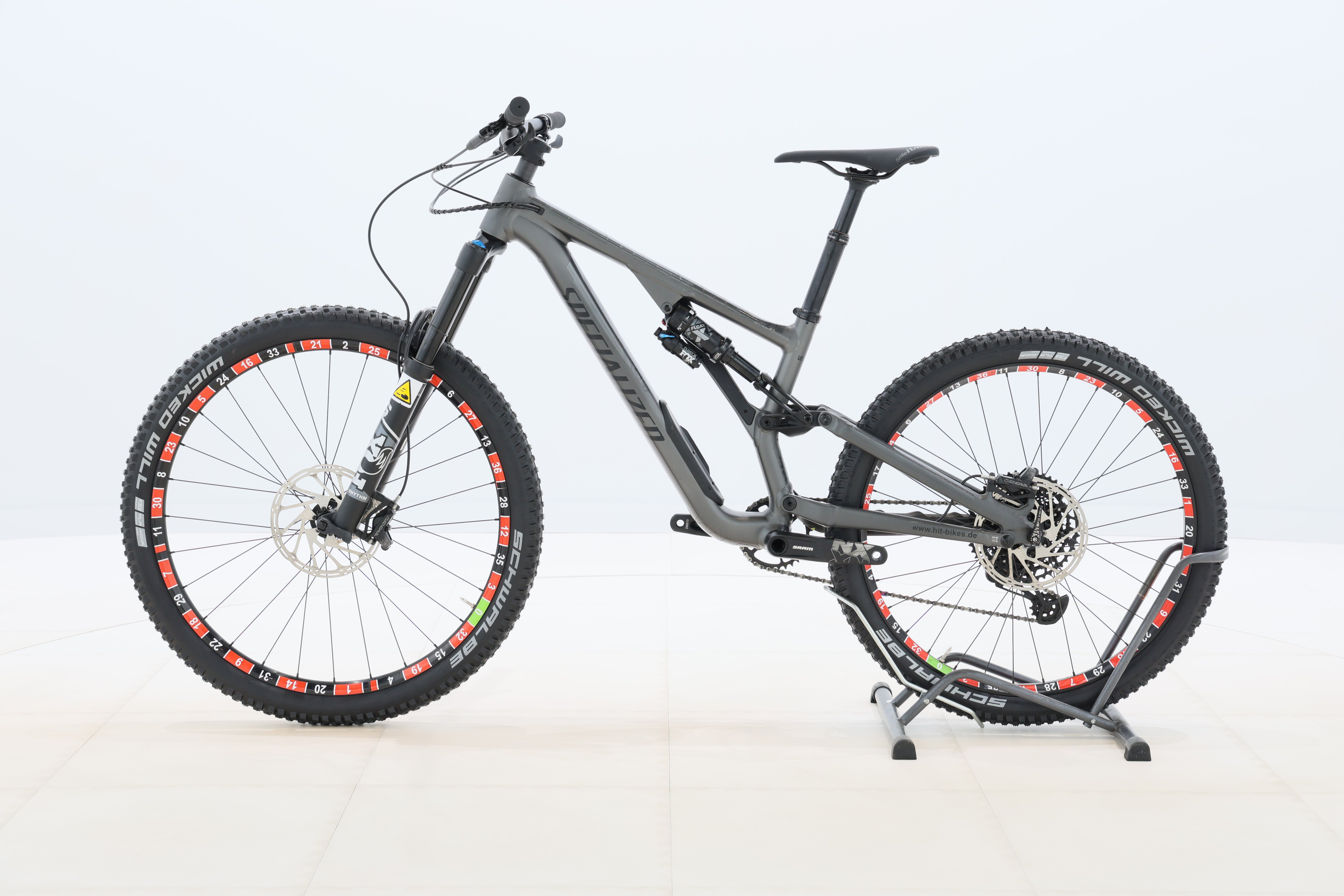 20b83df6-e849-4f49-8f9f-c244d72c22ff