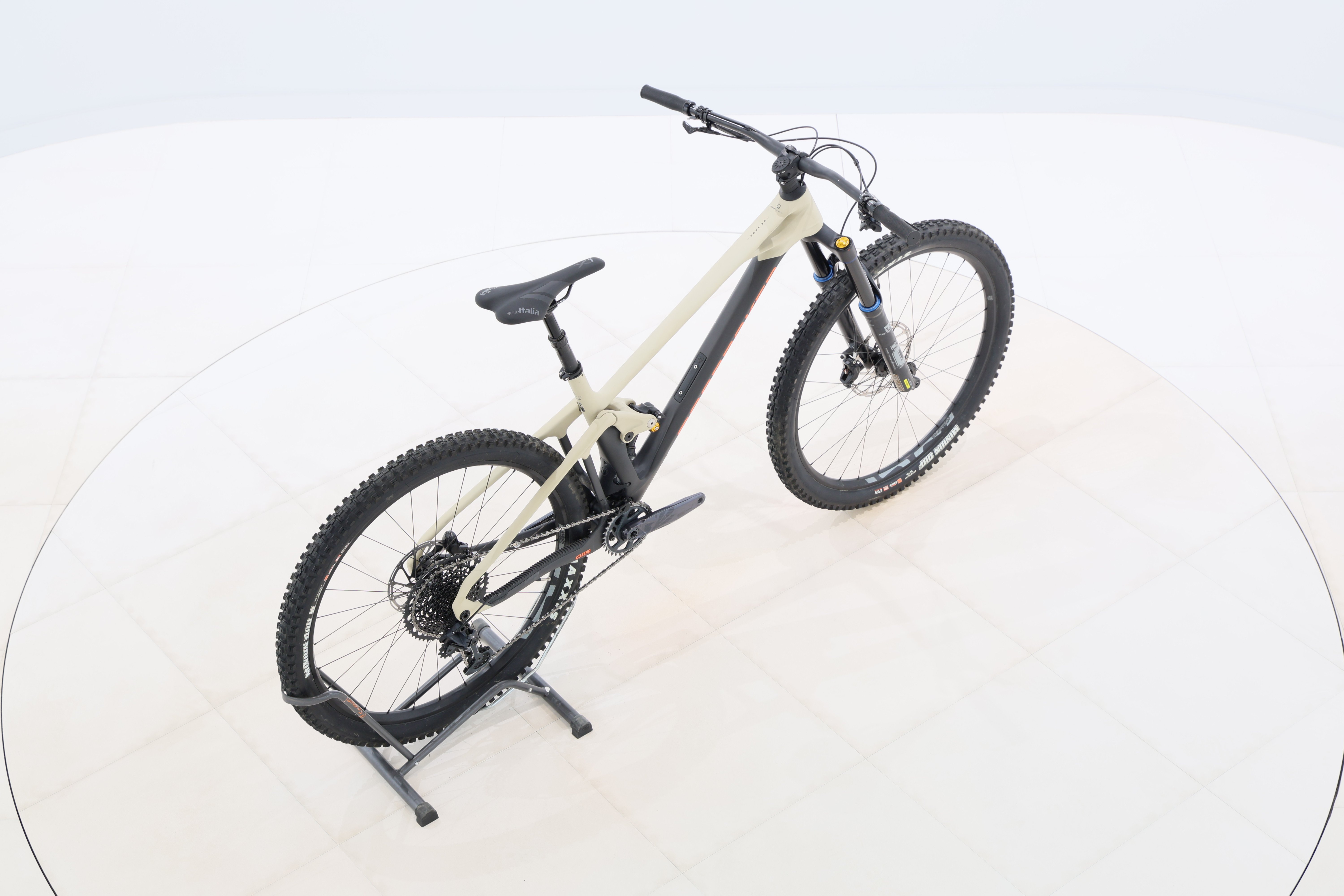 49423b99-5a22-4587-8993-92fe1f8c18ff