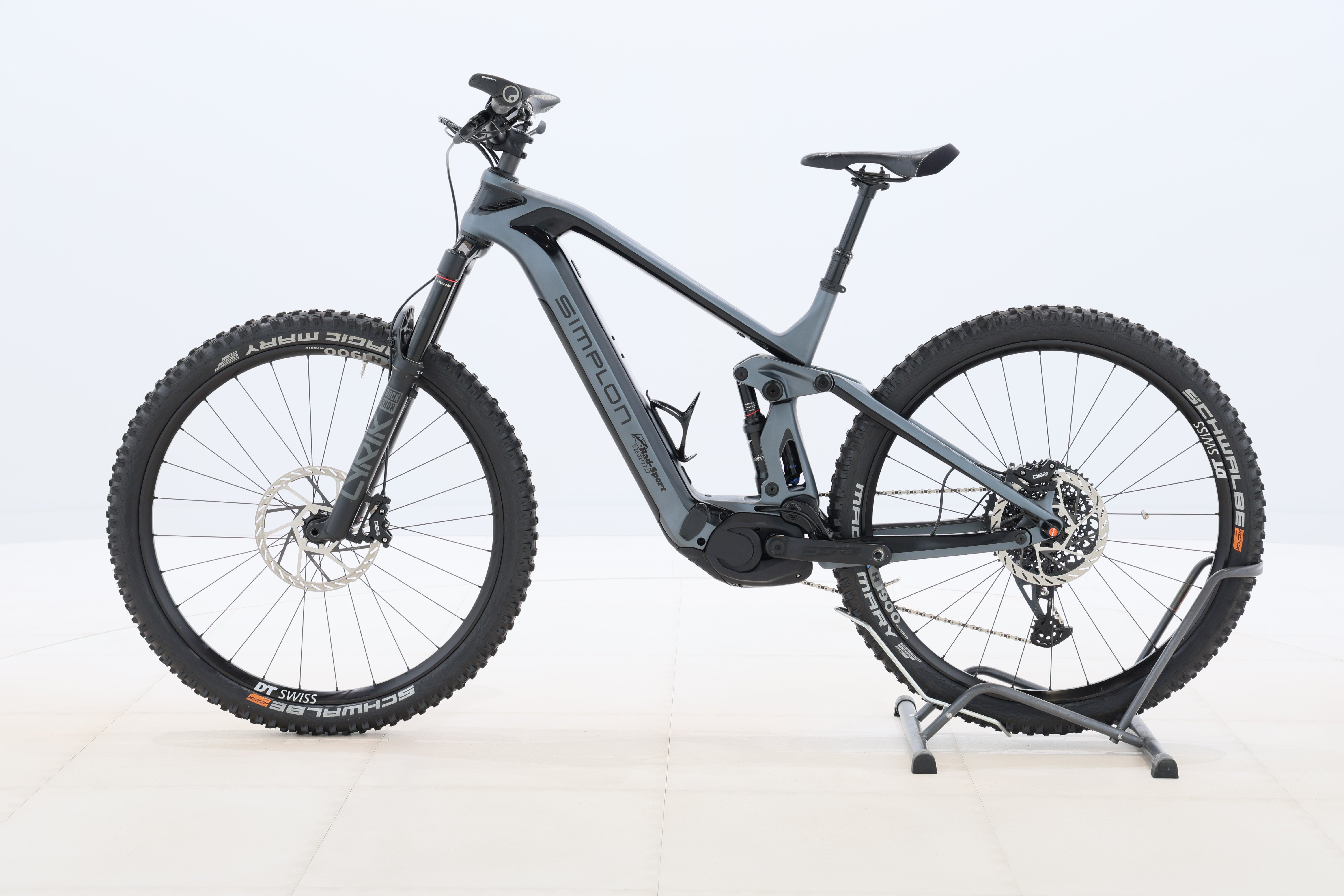 b0f12553-118e-491b-b962-e721c816a9a0