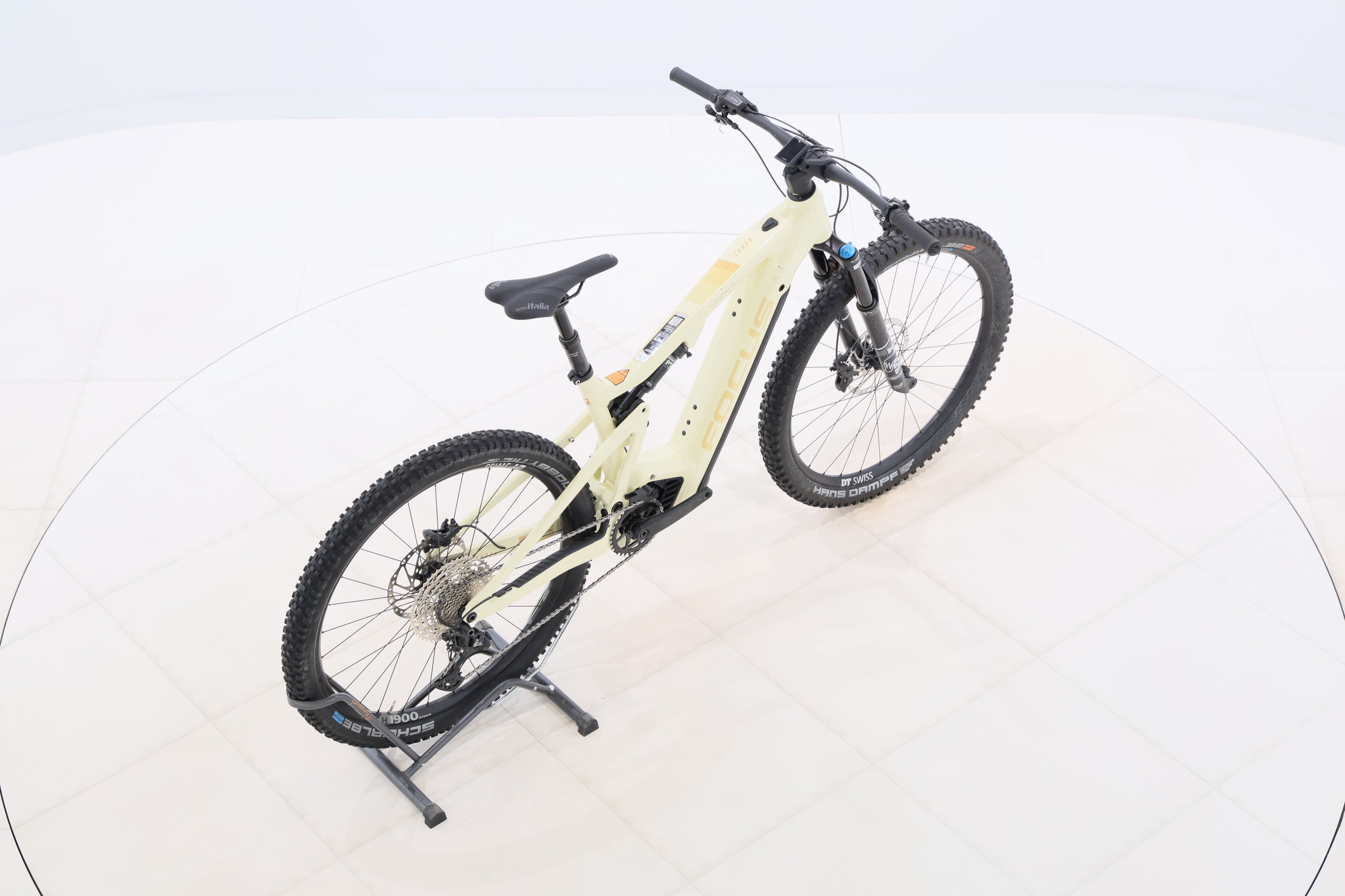 0bade418-950a-4d0e-8851-6c4460c5817e