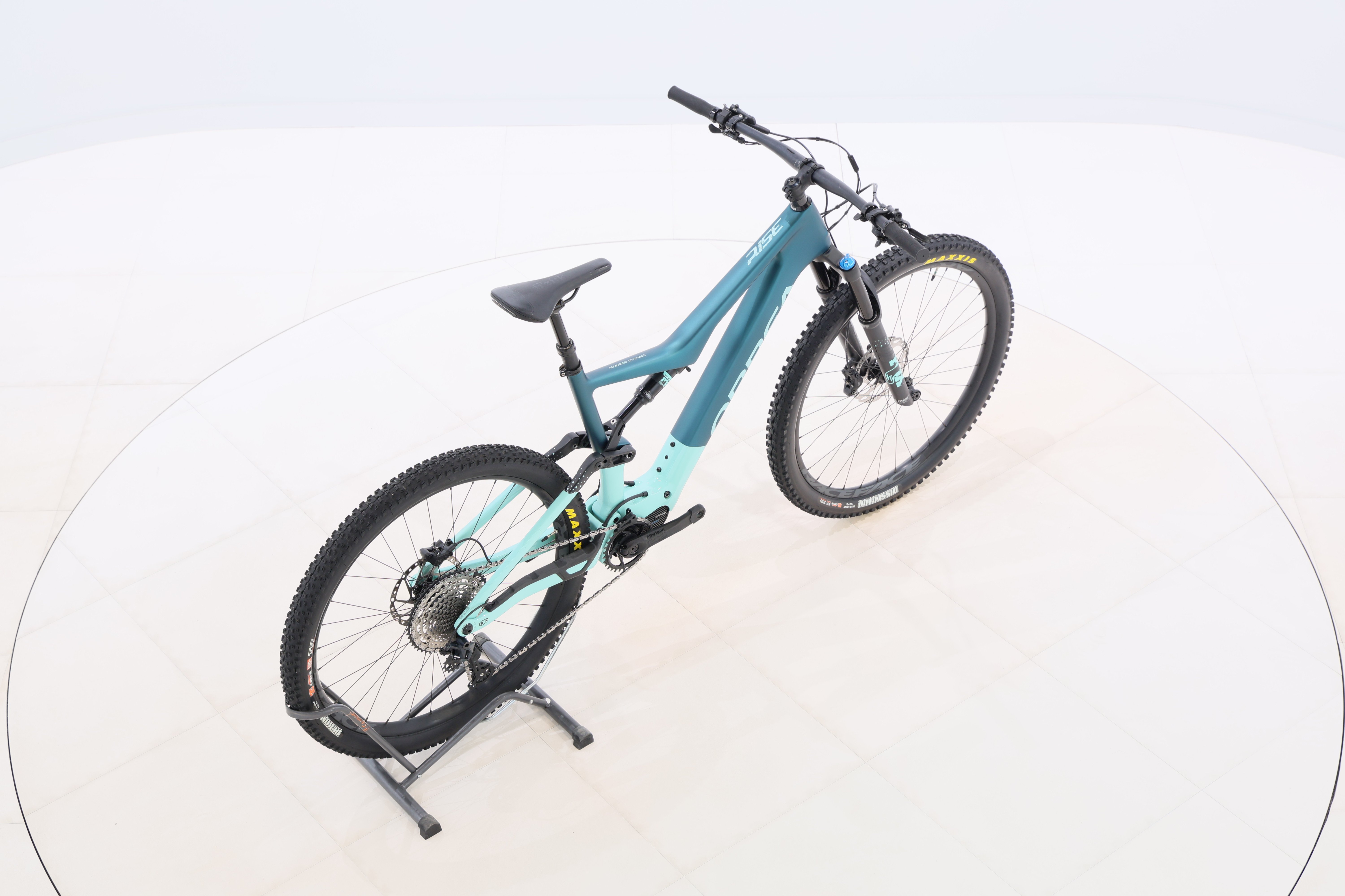 0def2021-f477-4ab7-a82b-b96a62472e42