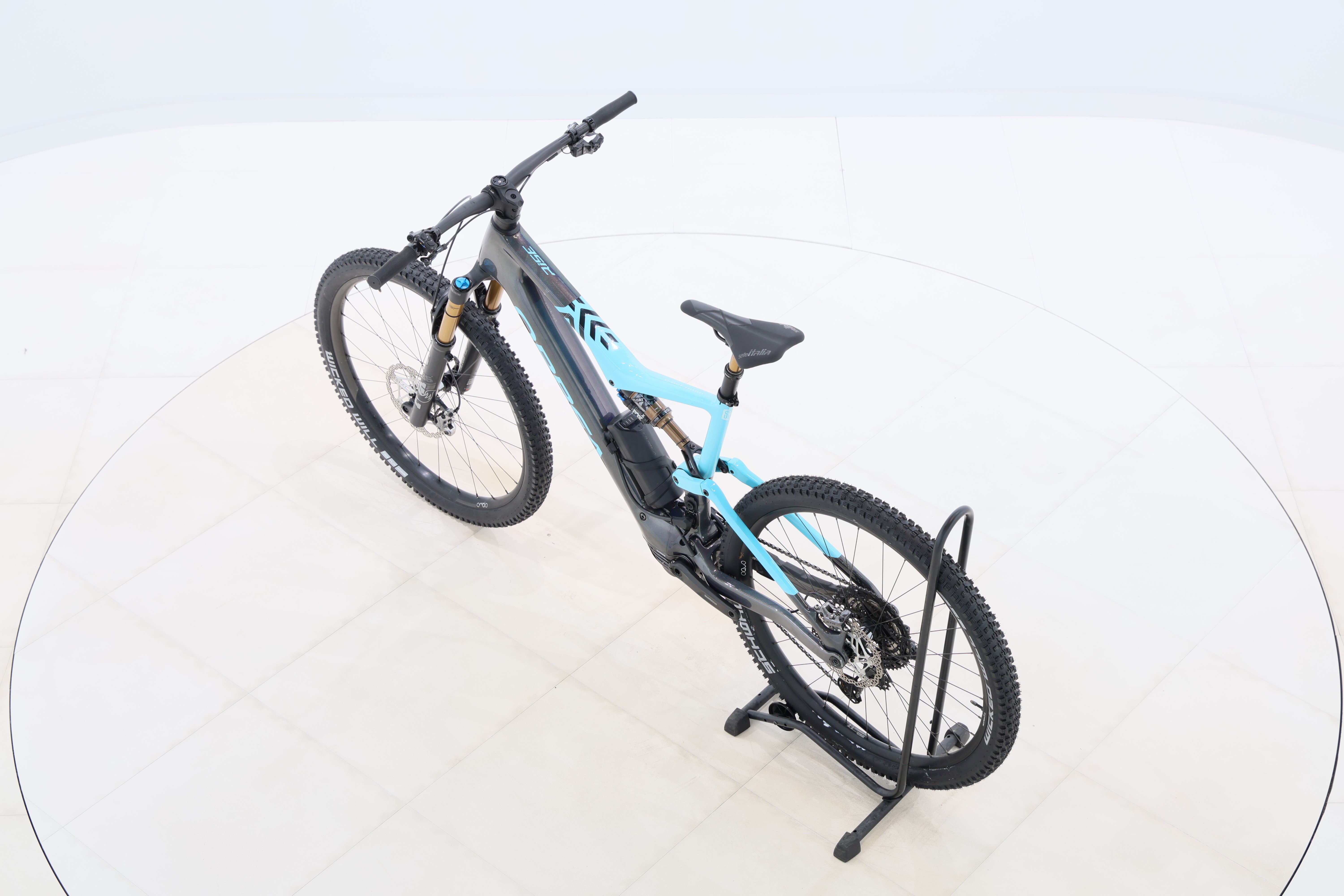 bc09d553-45bd-4ba1-a46f-e498eab6f283