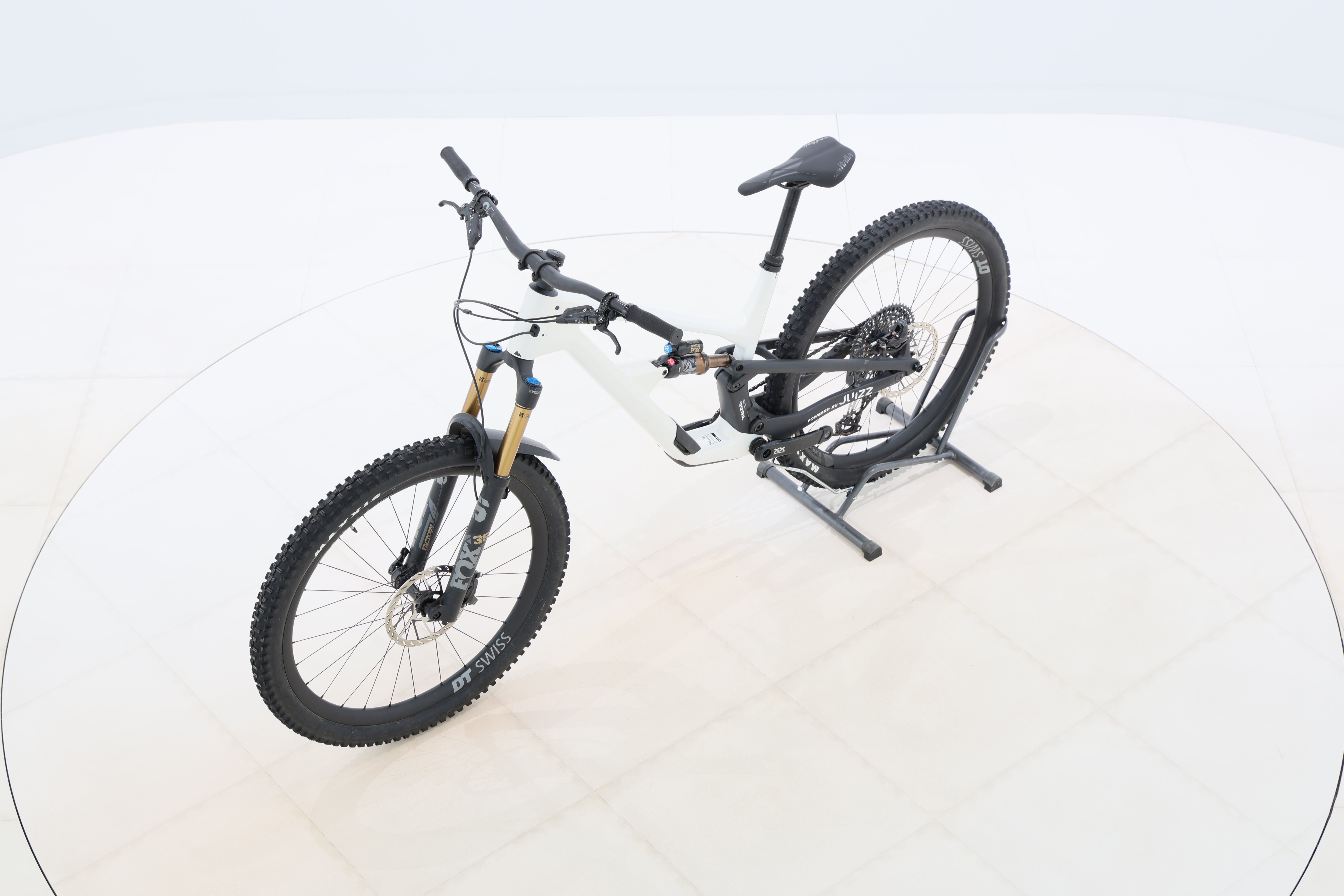 a83d1dd9-0782-444e-b3be-fcb45b73e485