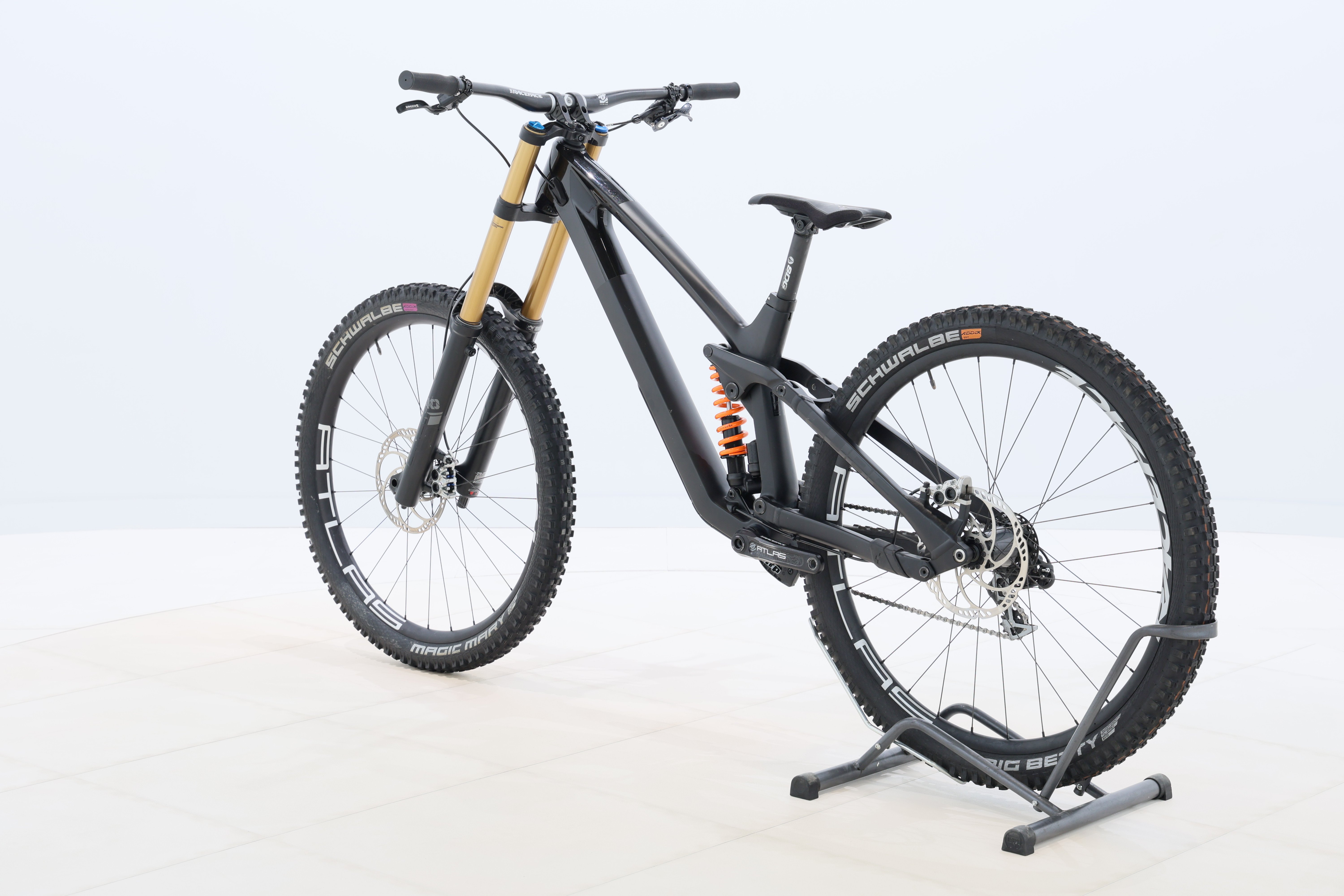 b2f97cfd-7312-45b6-b835-fb643d0e2d08