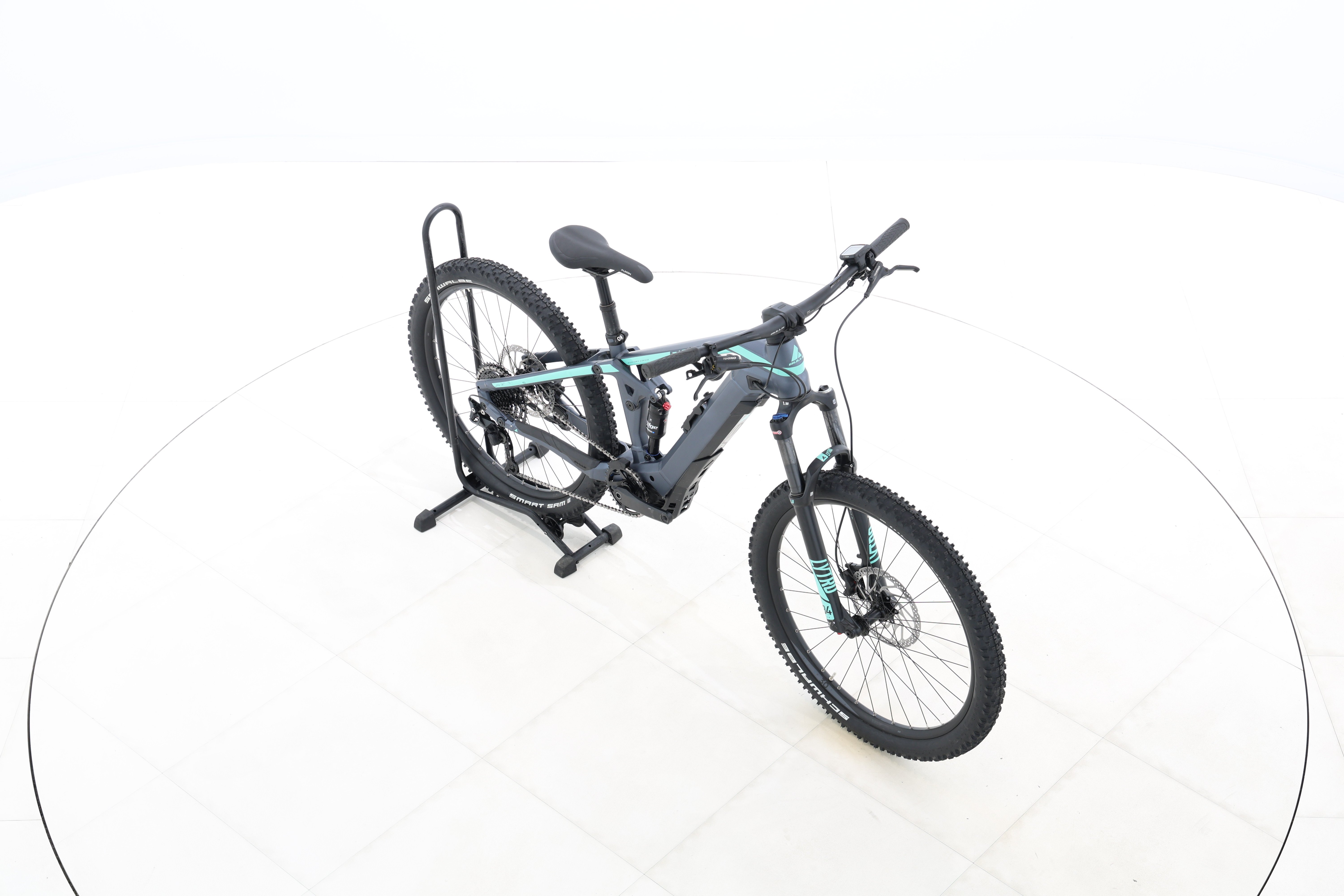 1b732501-d0dd-415b-b1a6-79473737cb8c