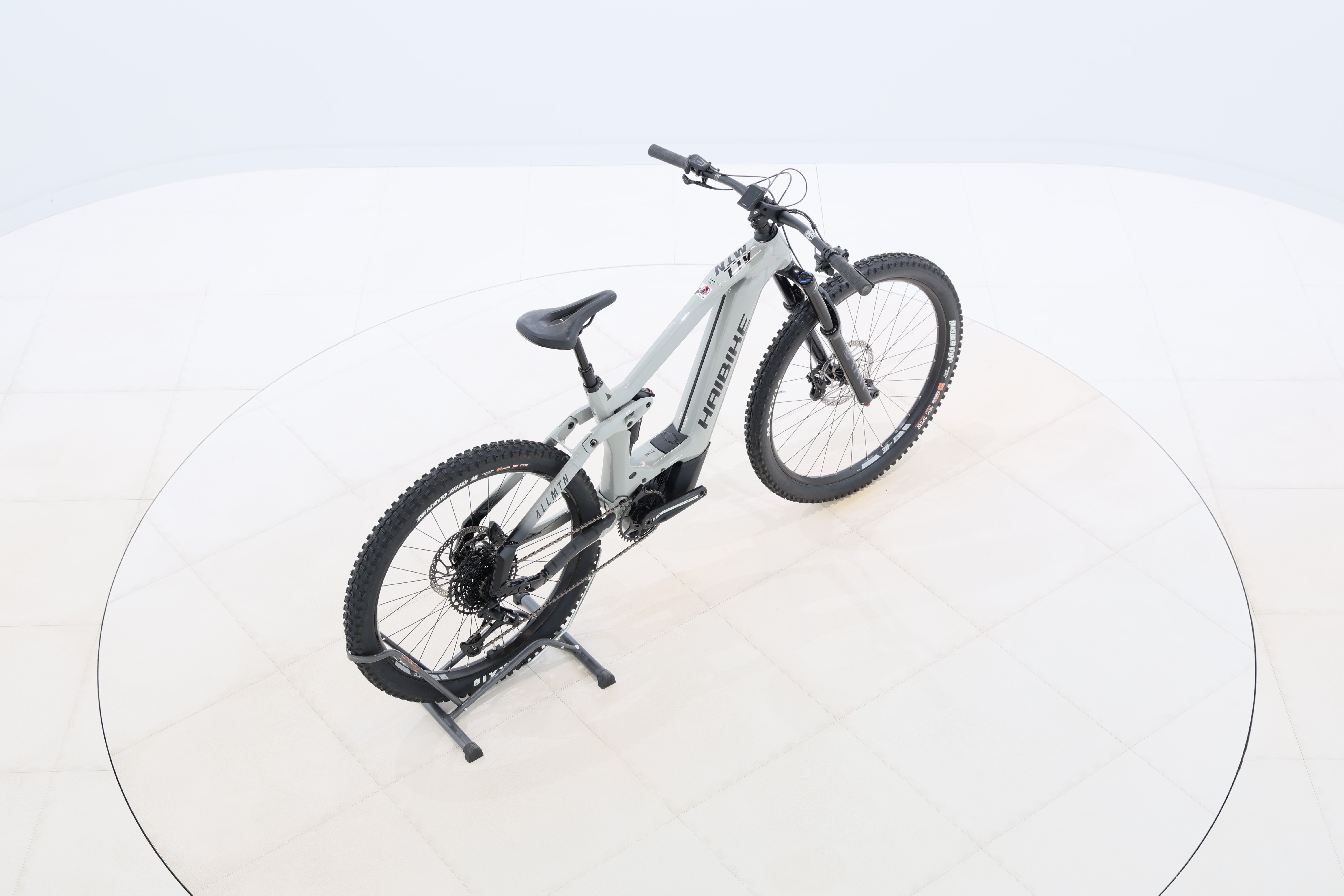 c4a7d130-c192-4196-87d2-7836a9d690cd